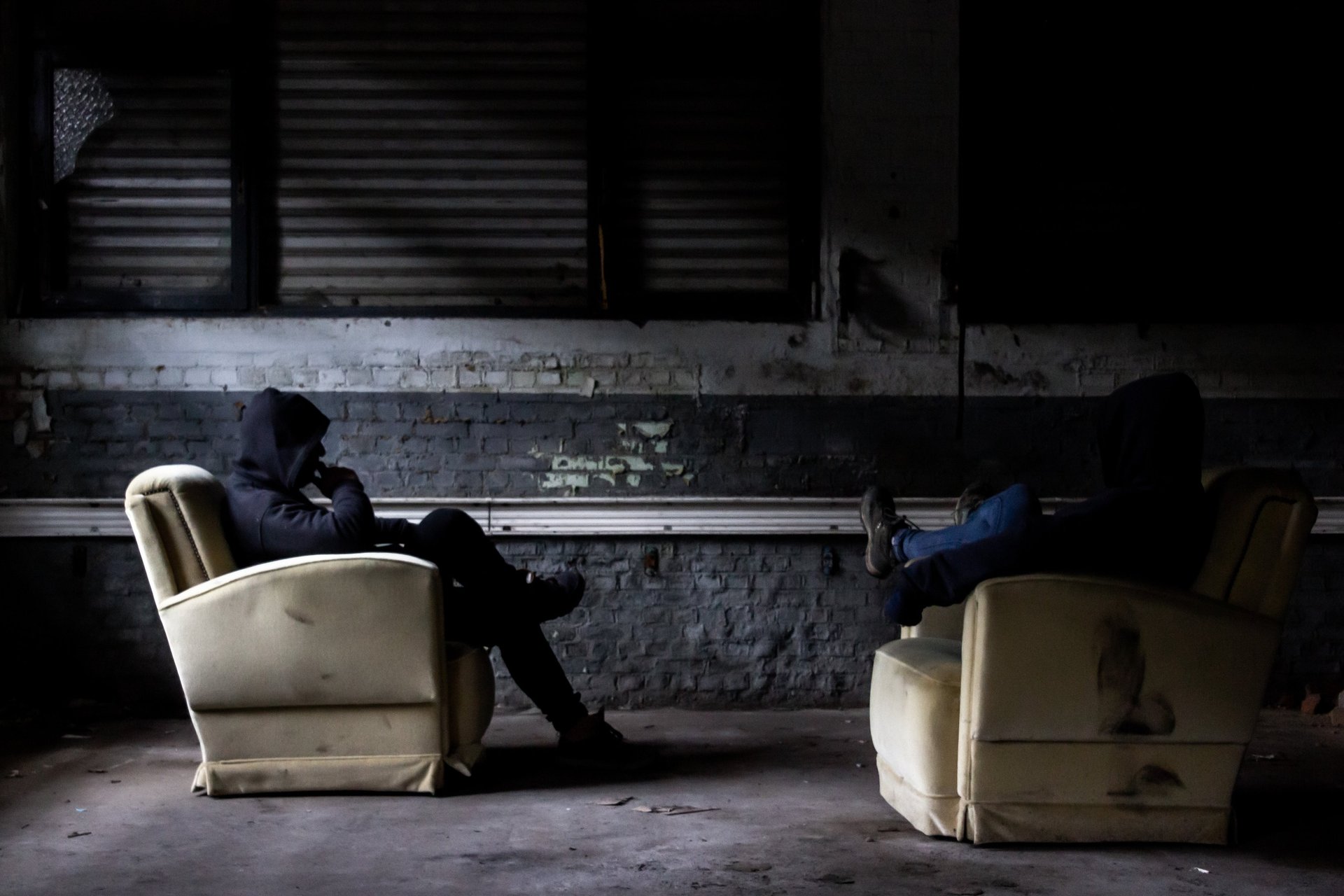 black and white bed linen