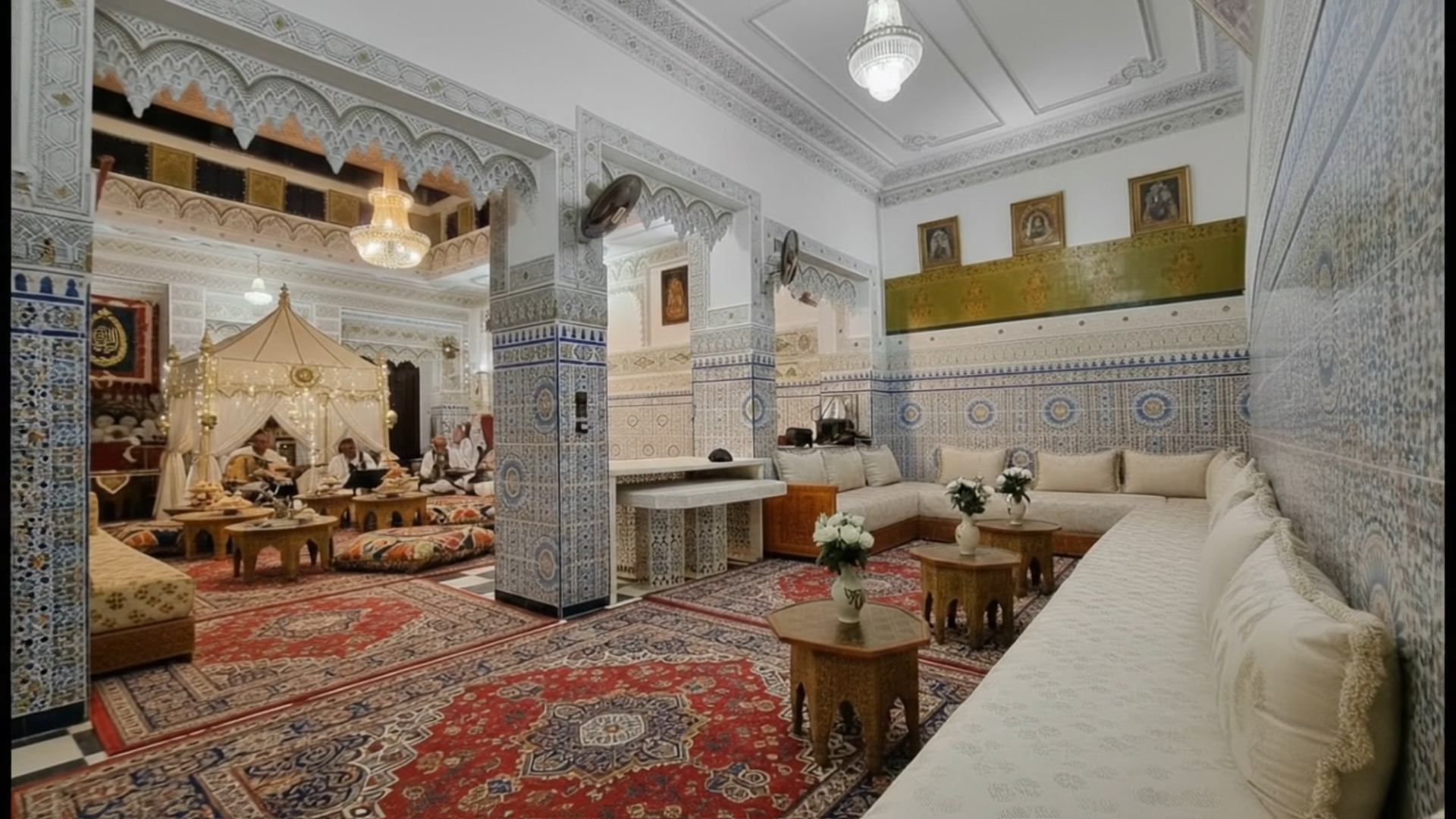 black and white bed linen