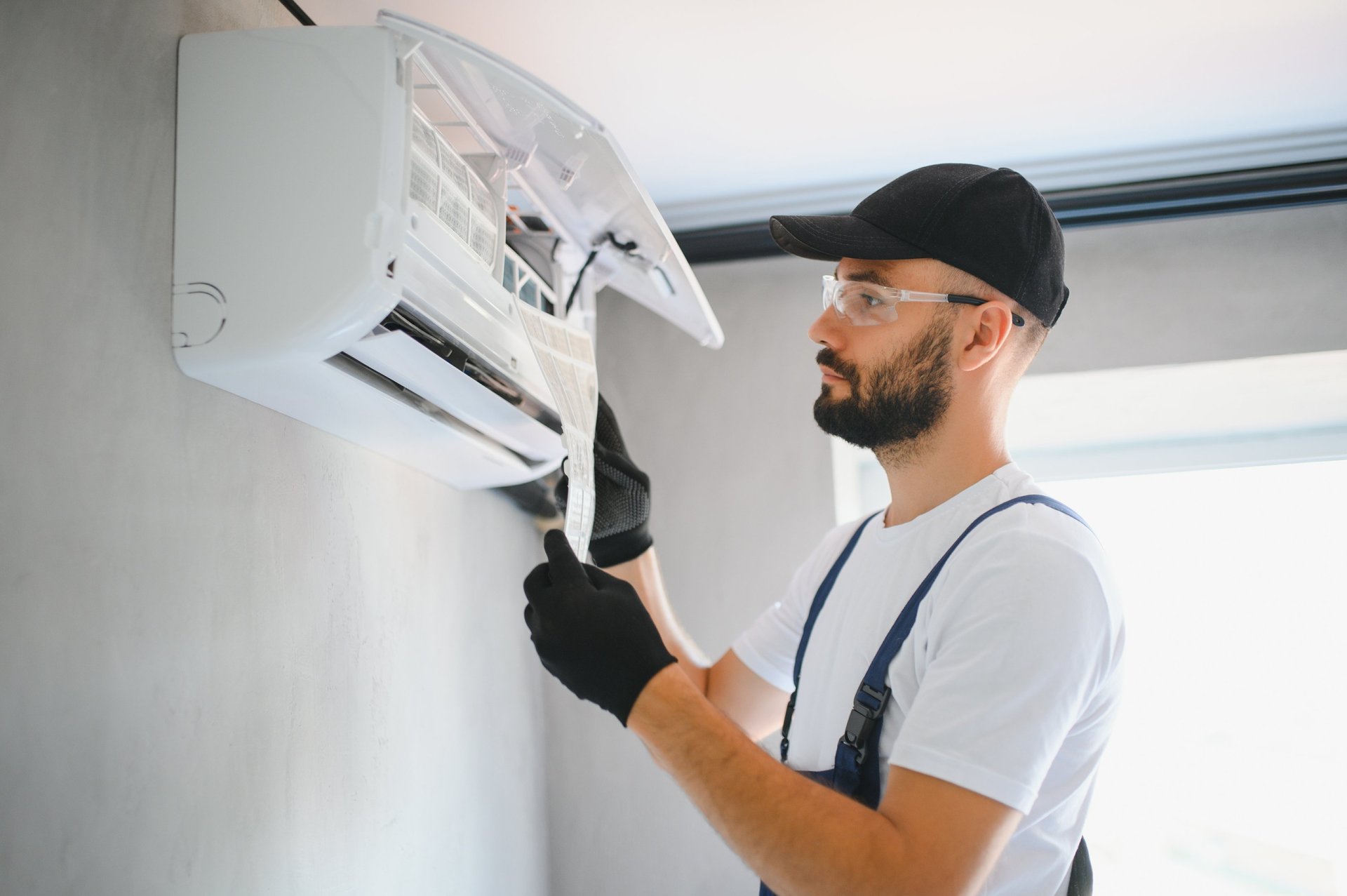 black and white bed linen