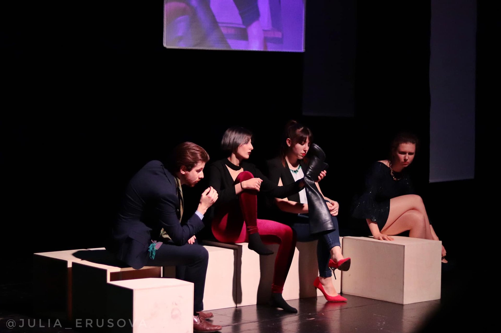 black and white bed linen