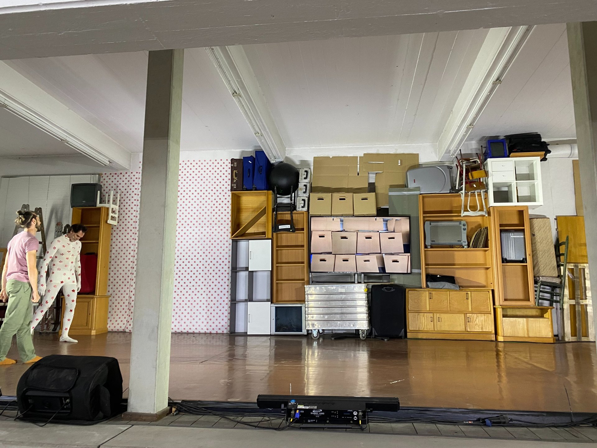 black and white bed linen