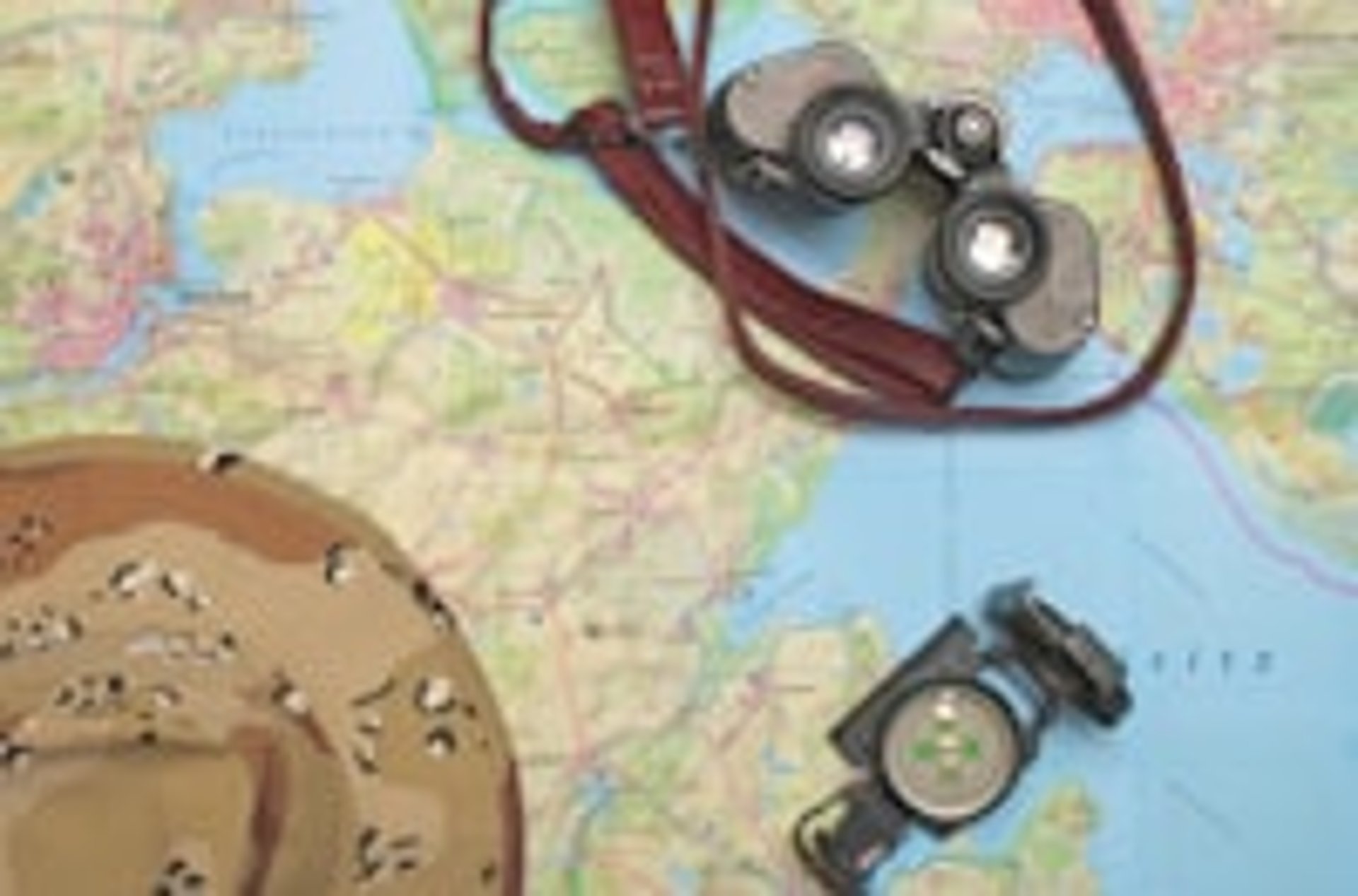 gray computer monitor