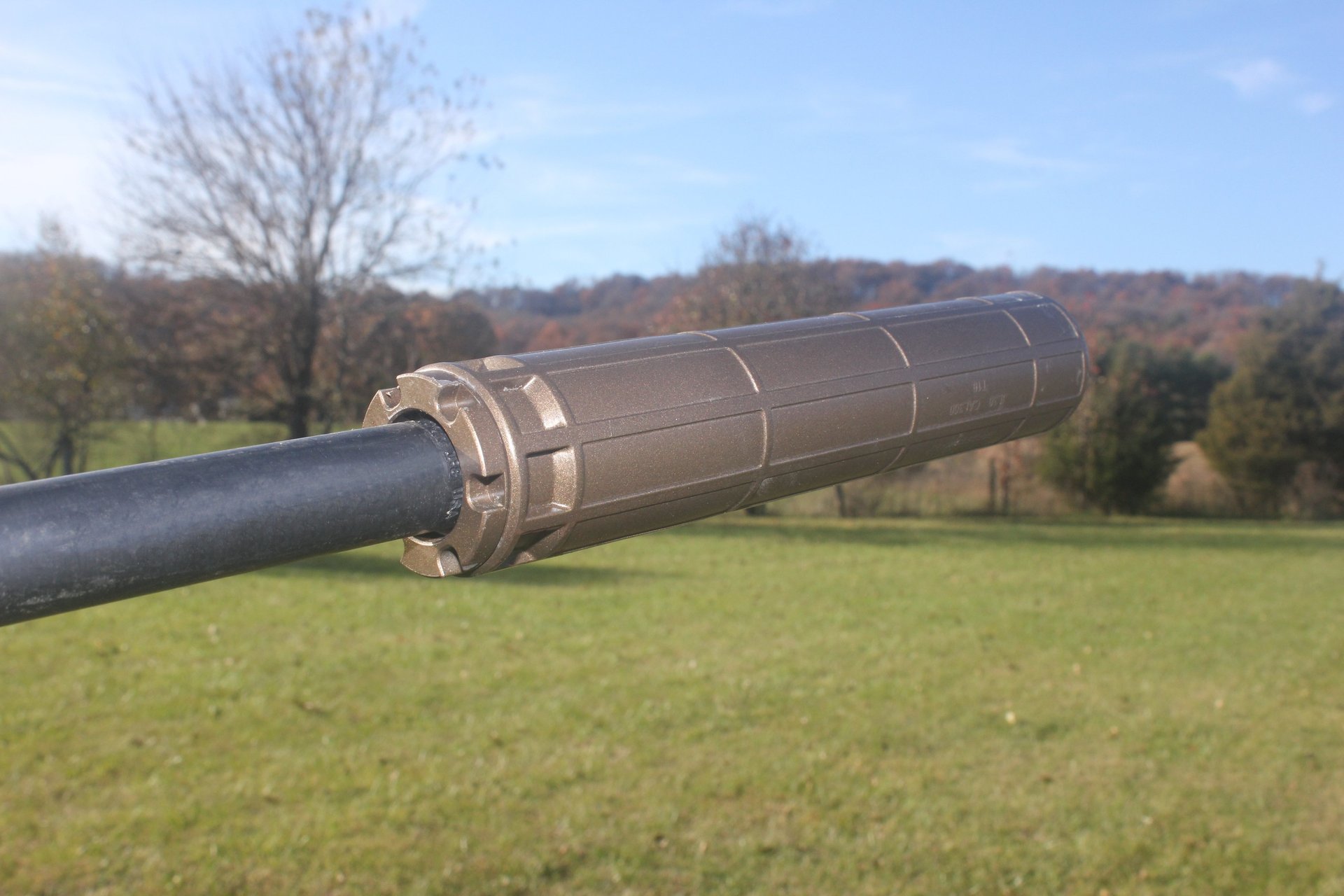 gray computer monitor