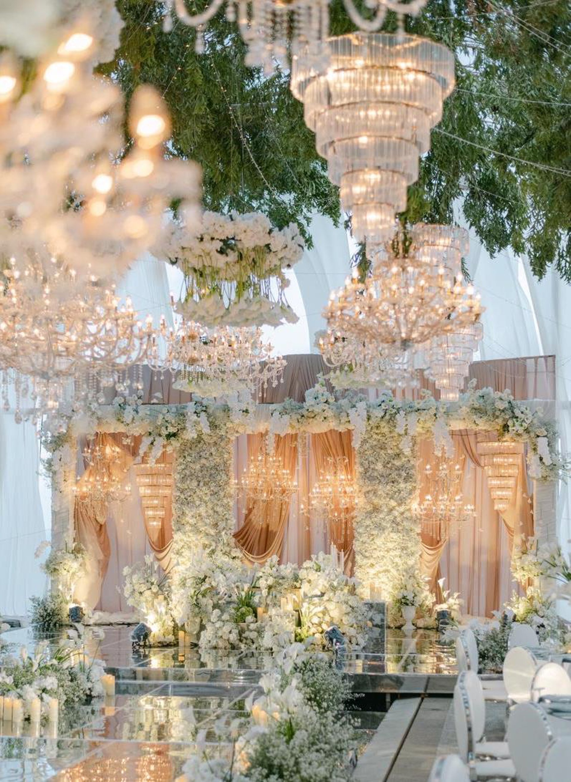 black and white bed linen