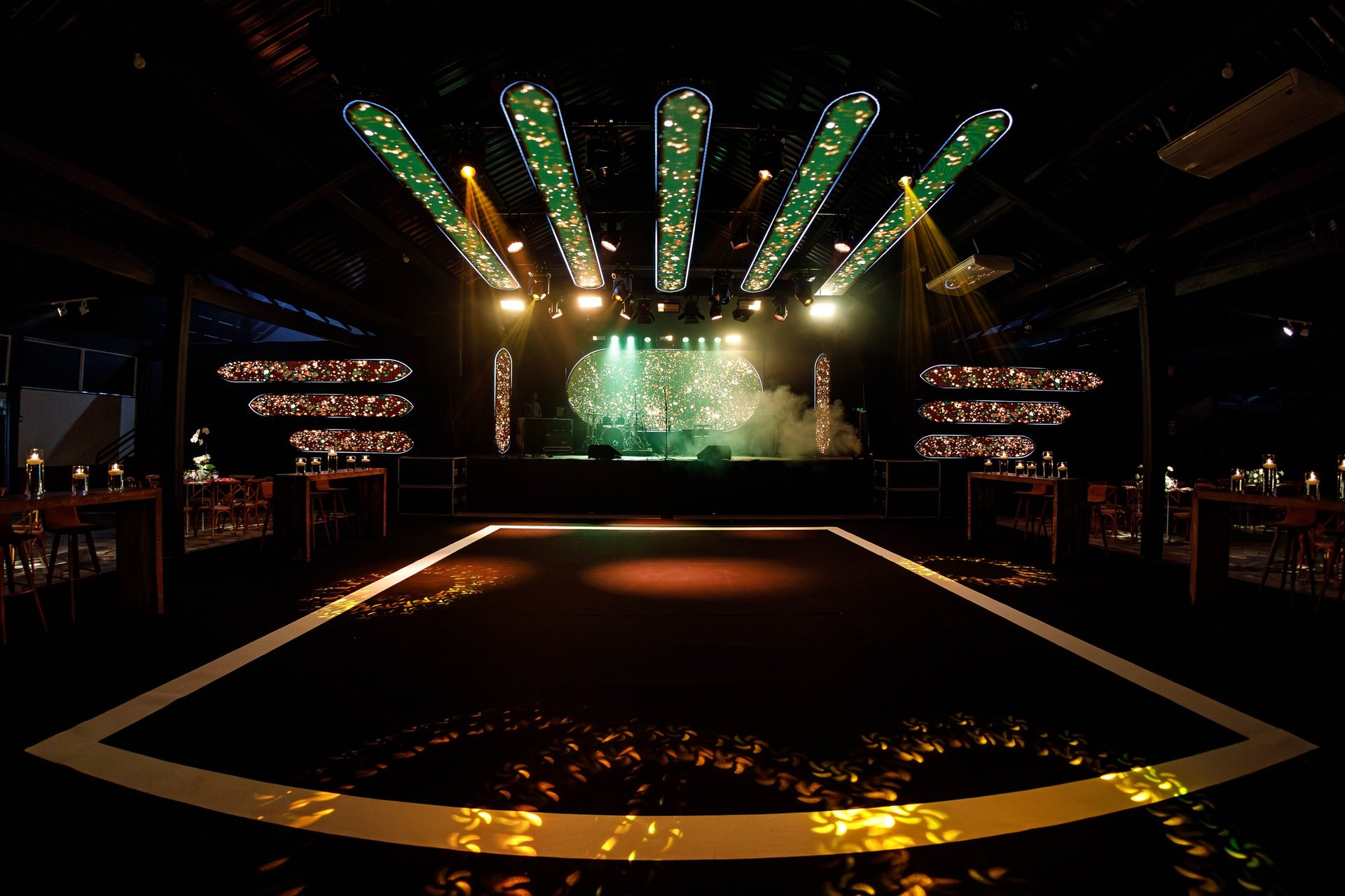 black and white bed linen