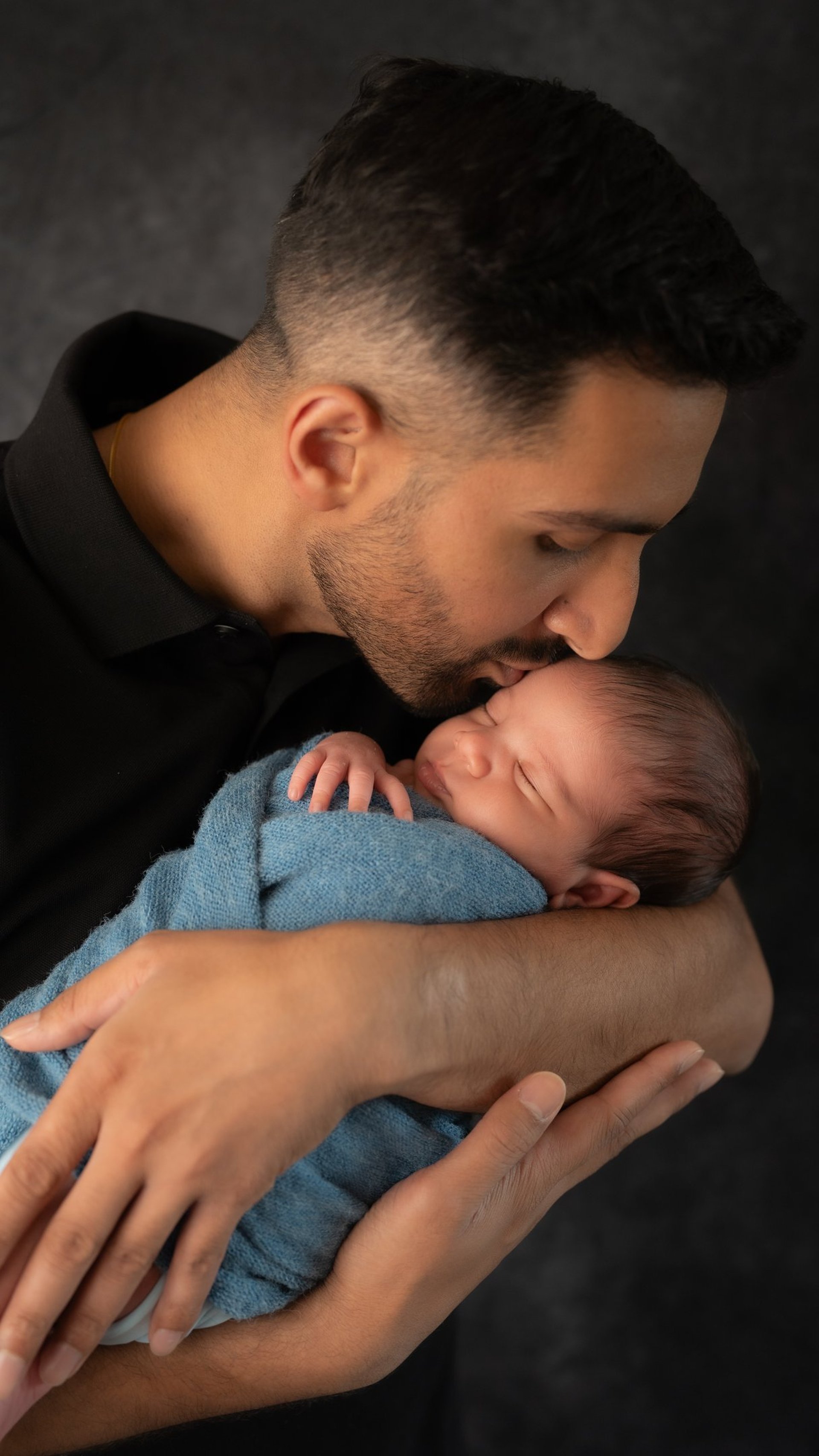 black and white bed linen