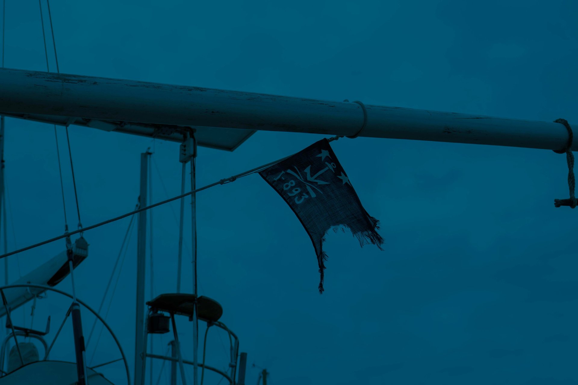 black and white bed linen