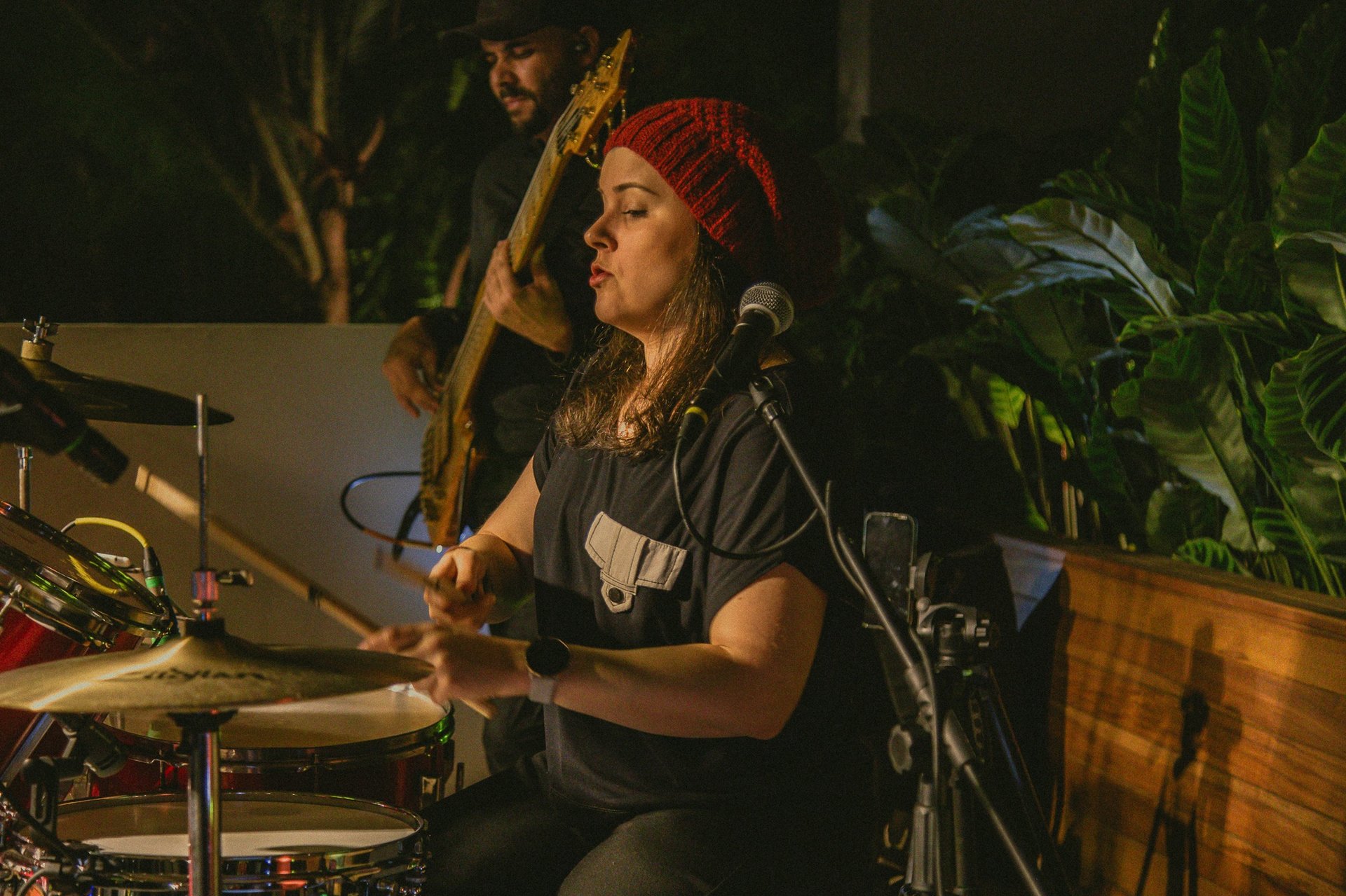 black and white bed linen