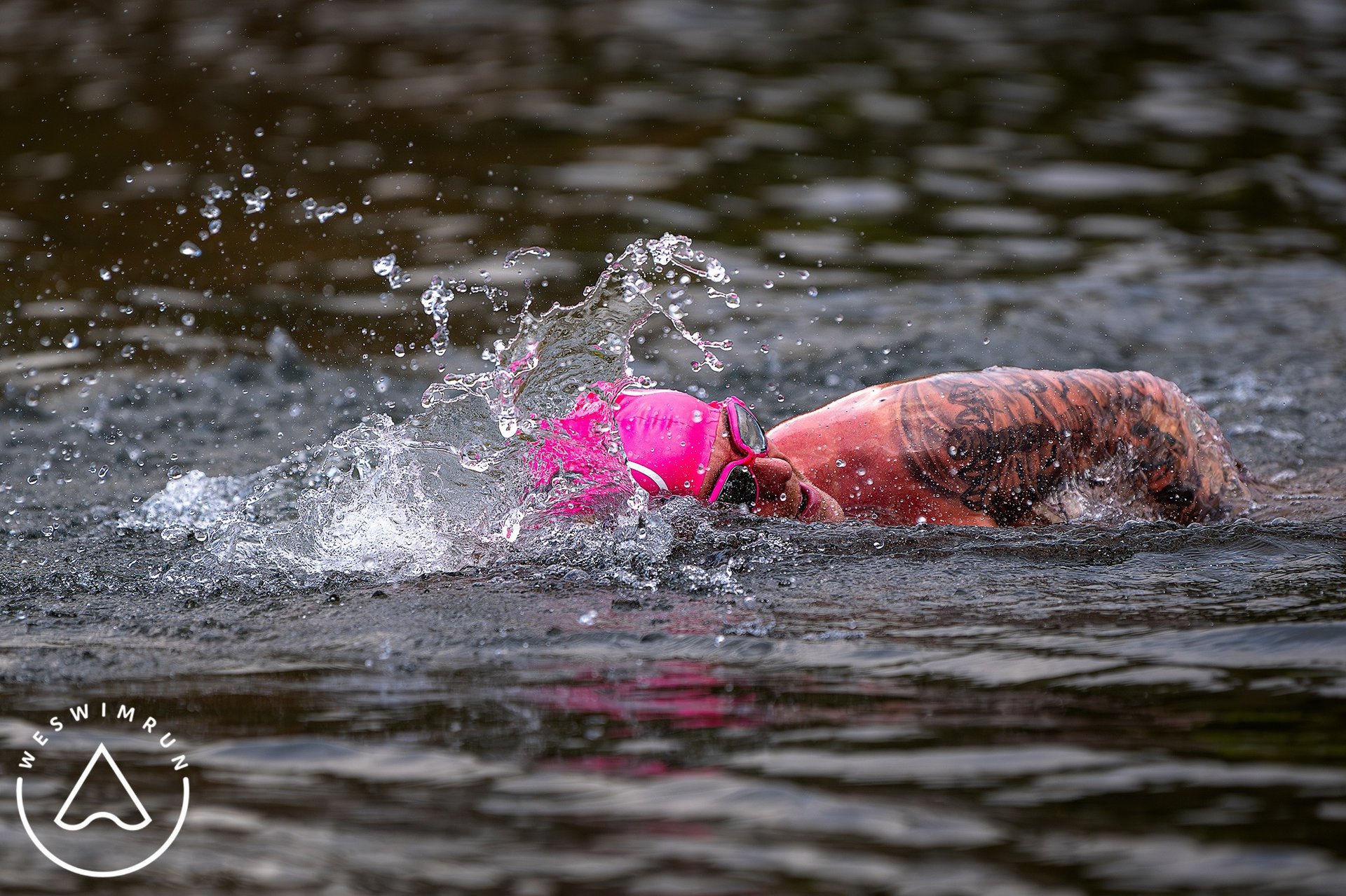 black and white bed linen