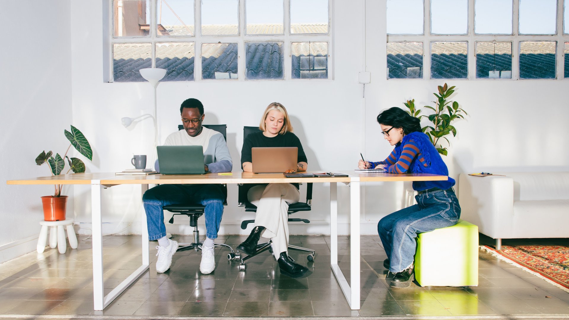 black and white bed linen