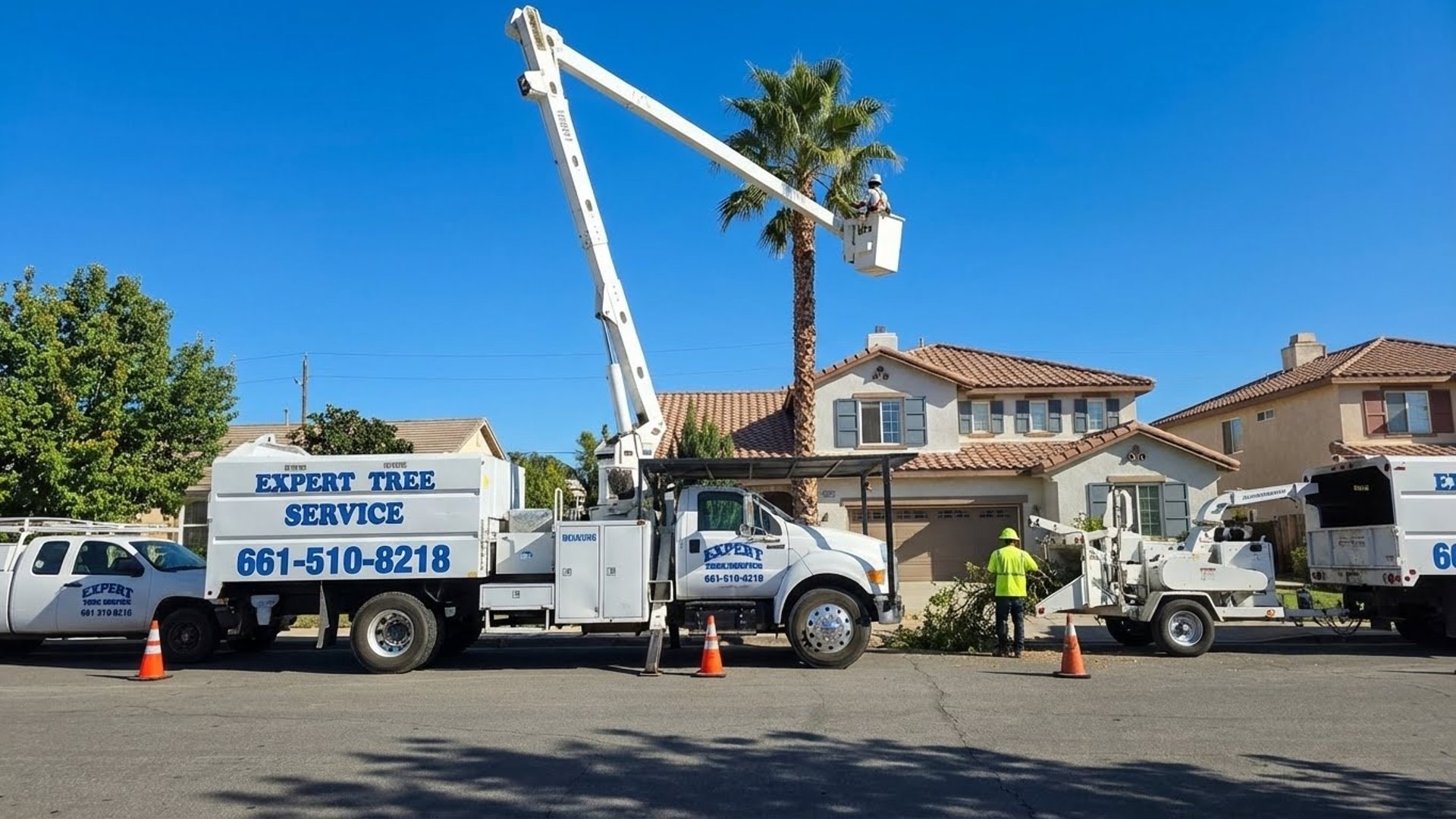 gray computer monitor
