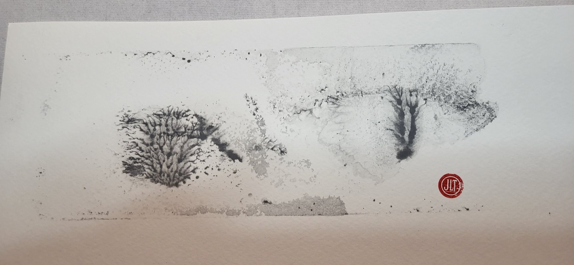 gray computer monitor