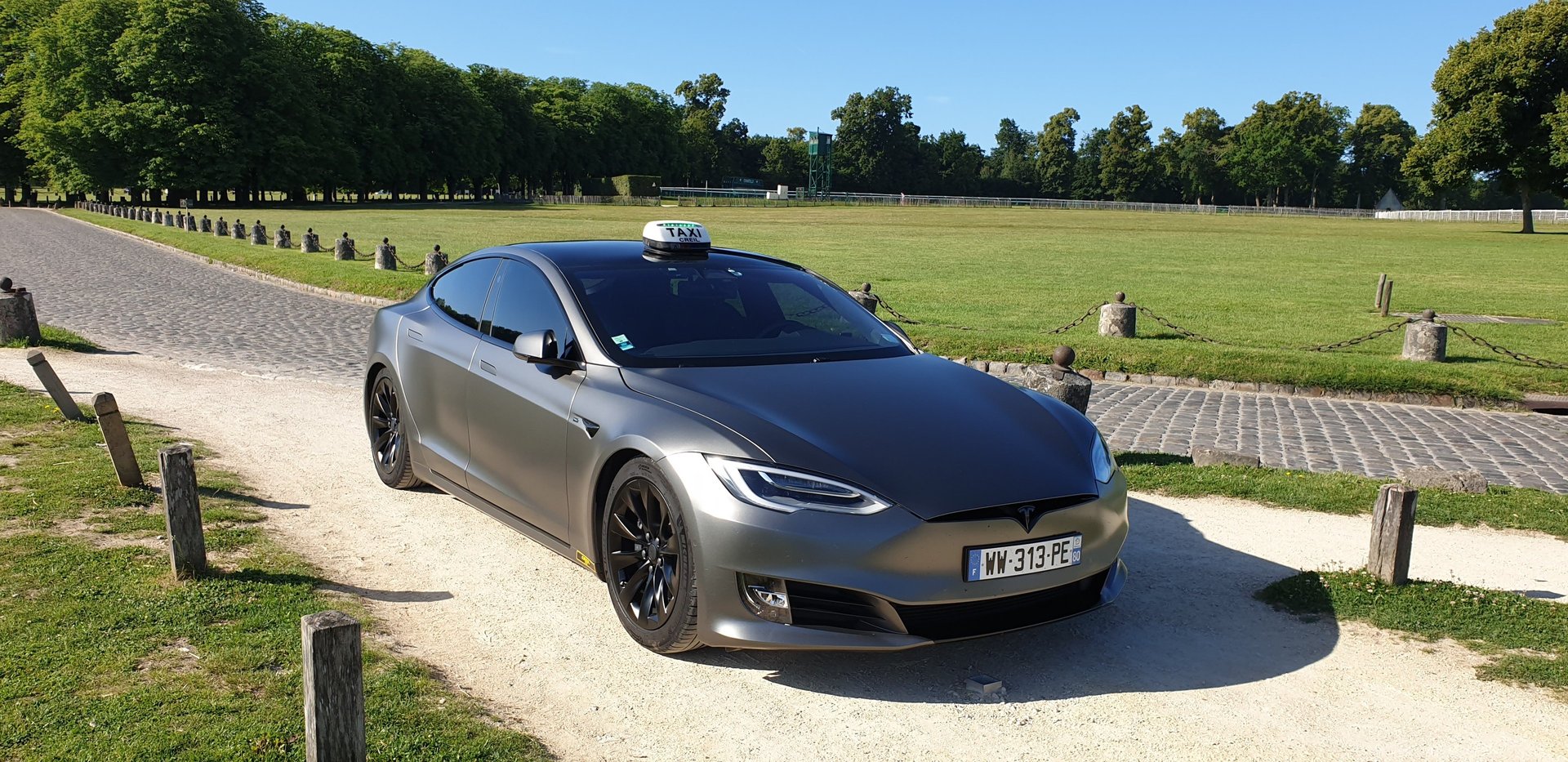 black and brown leather padded tub sofa
