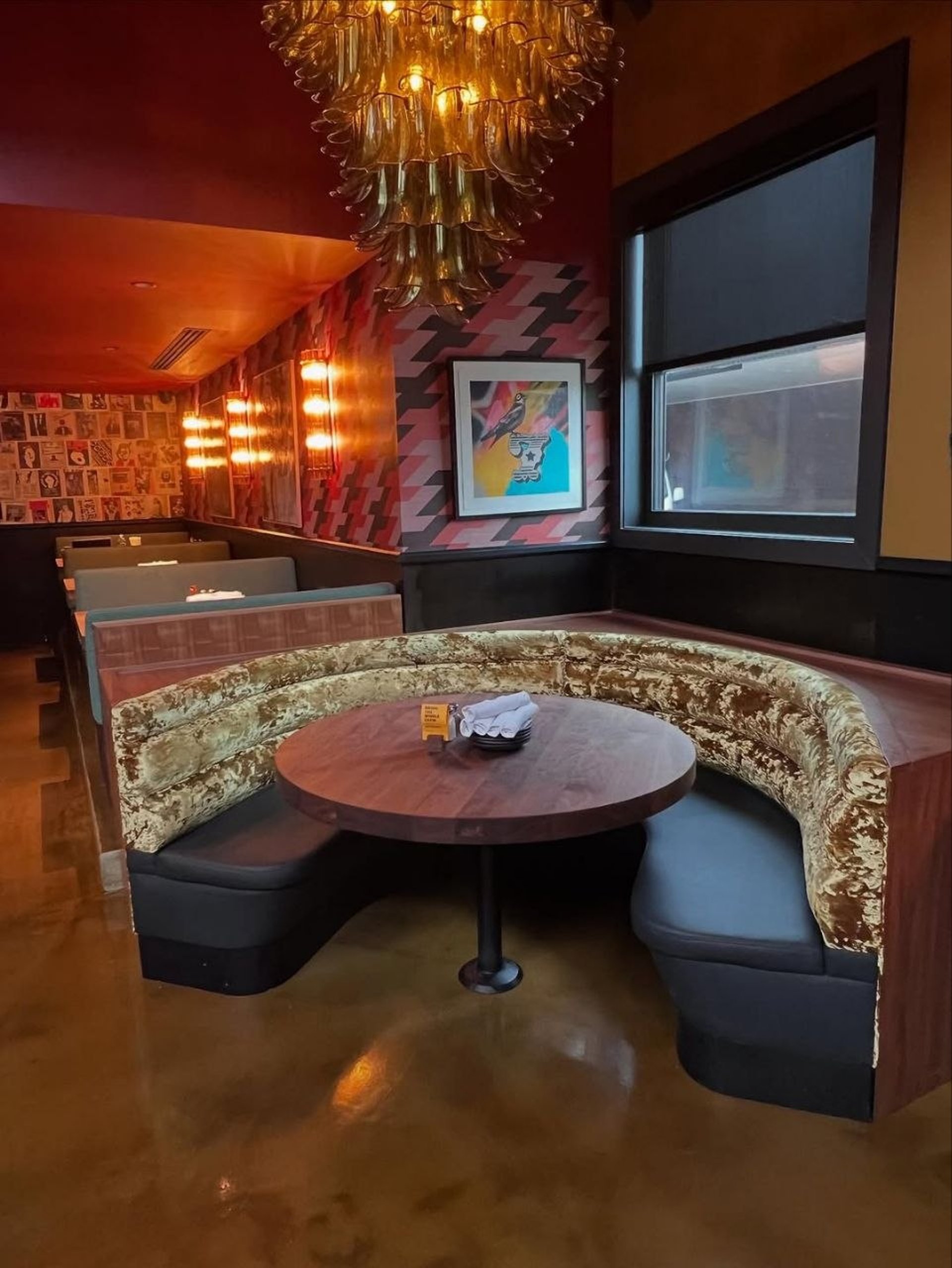 black and white bed linen