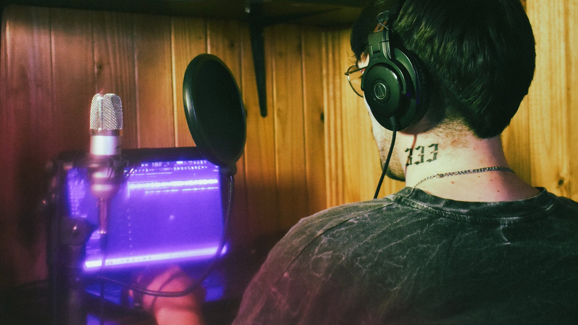black and brown leather padded tub sofa