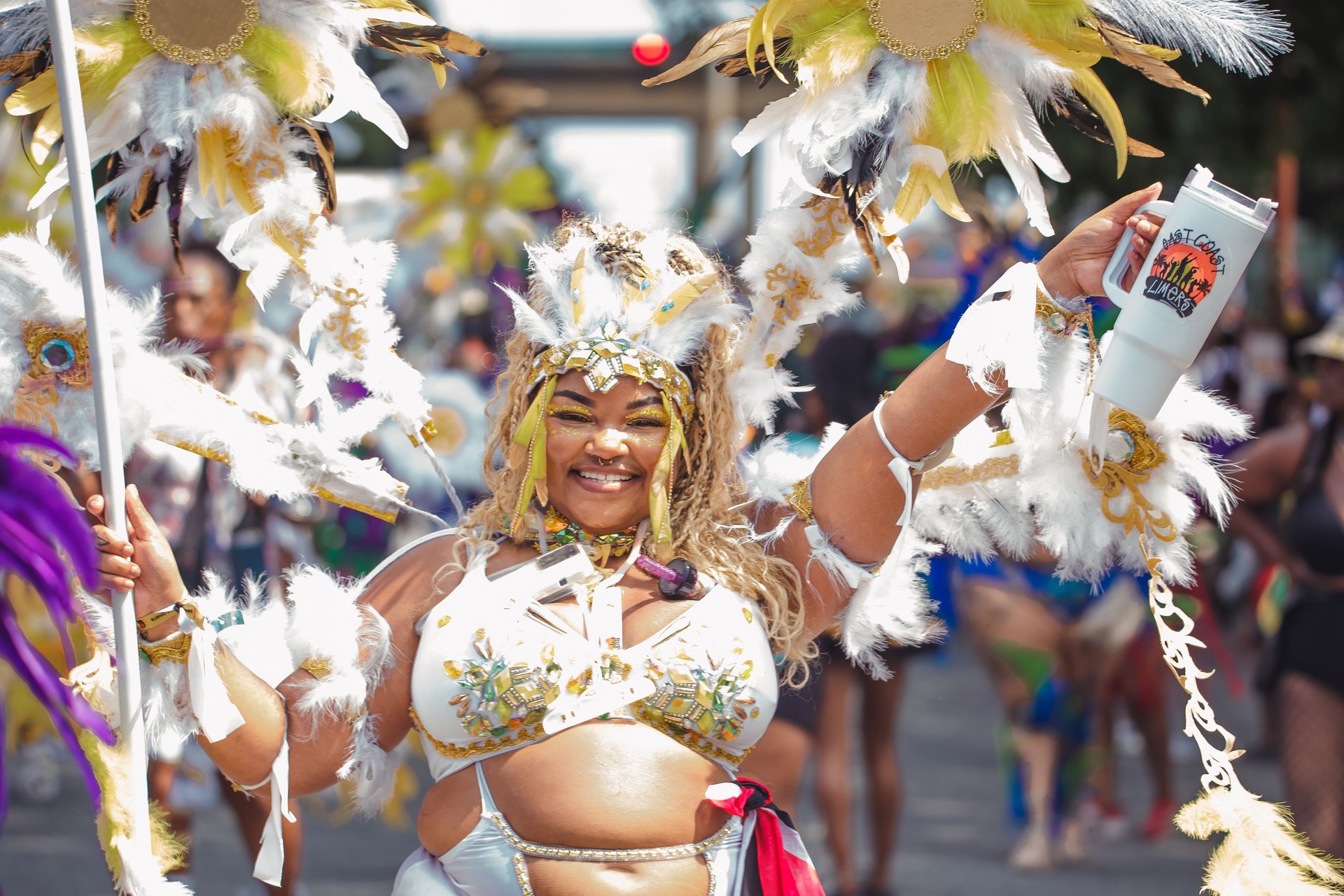 gray computer monitor