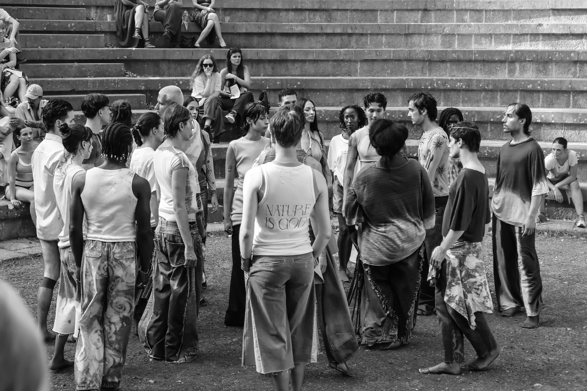 black and white bed linen