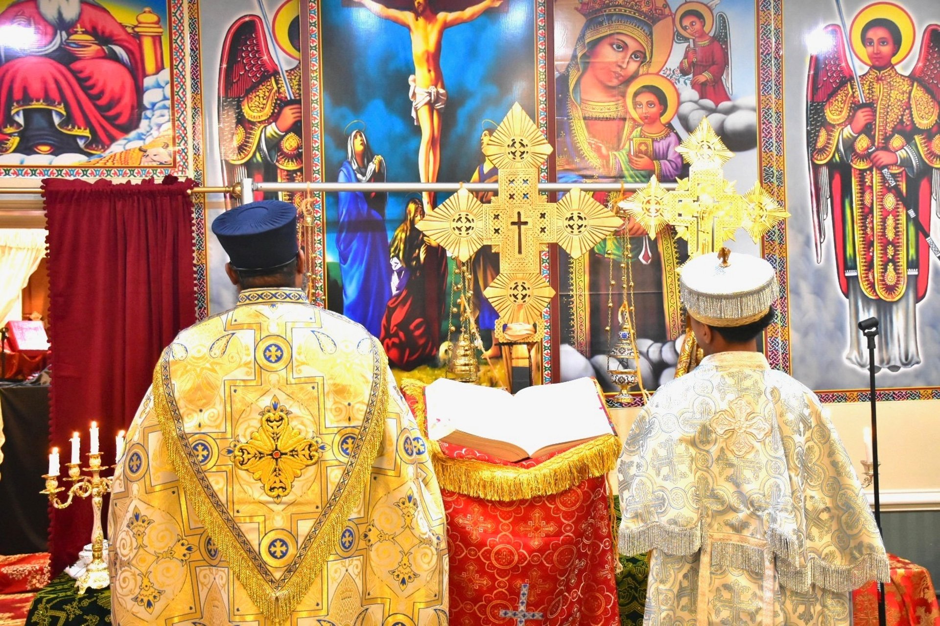 black and brown leather padded tub sofa