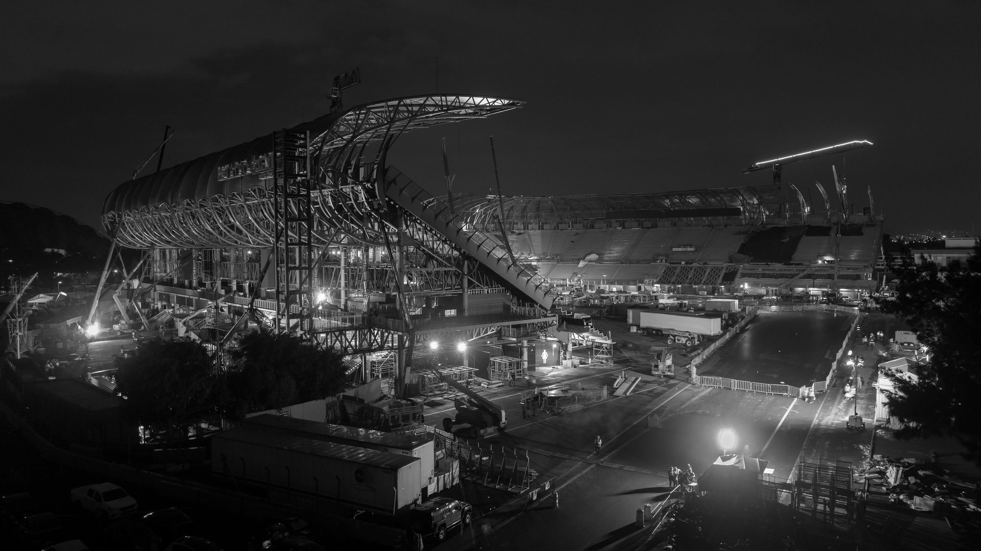 black and brown leather padded tub sofa