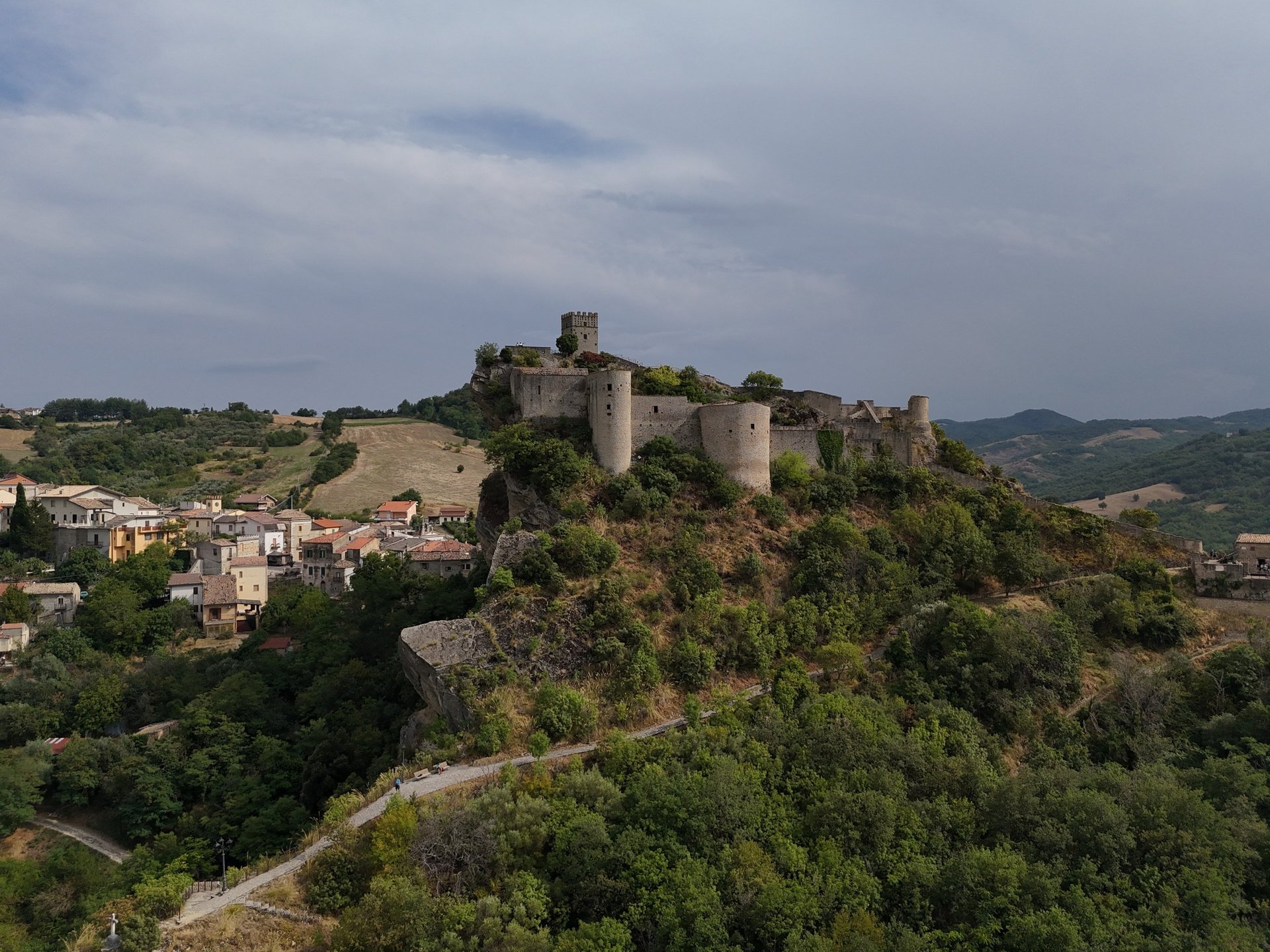 Il castello di Roccascalegna (CH)