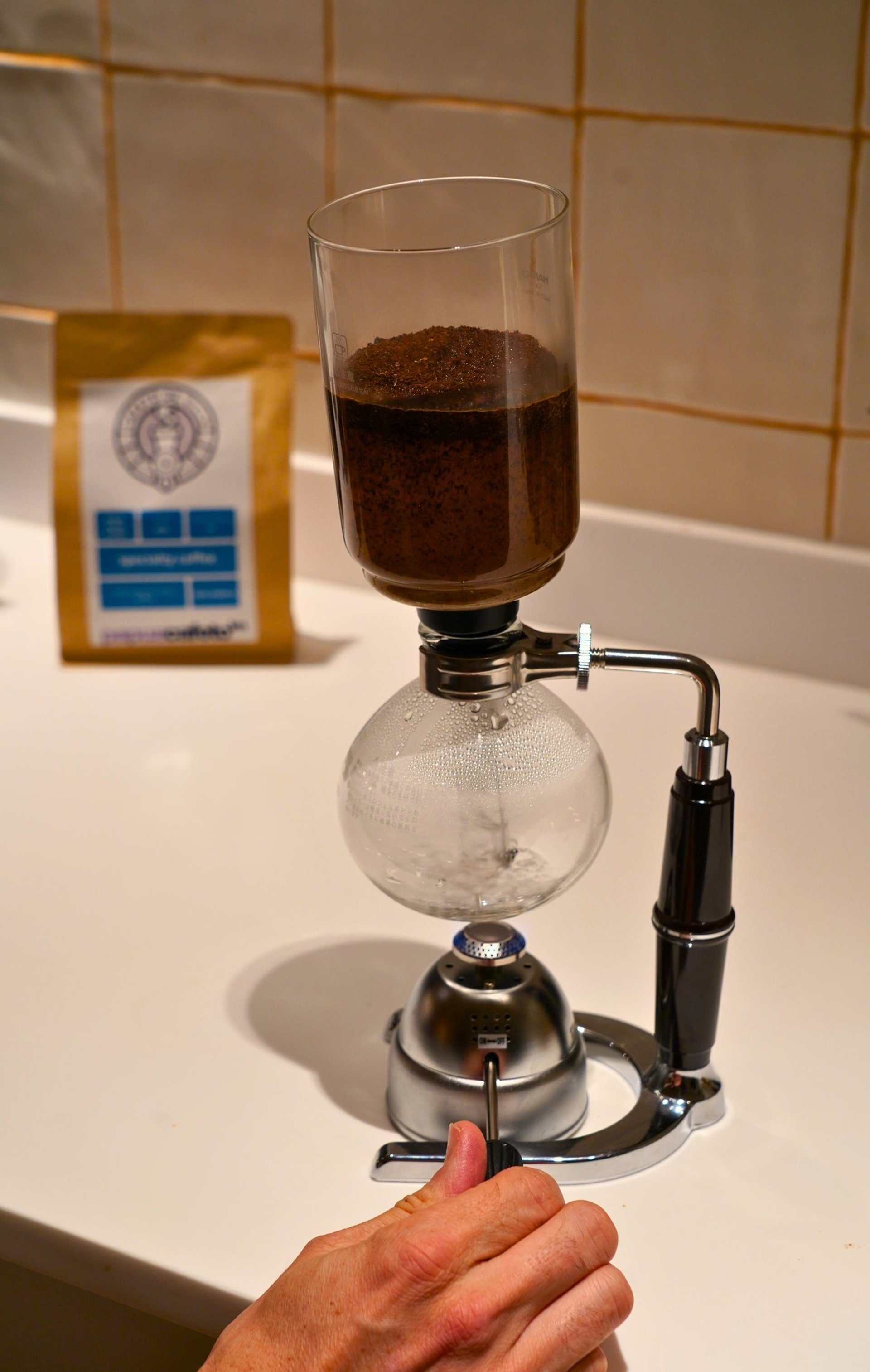 black and white bed linen