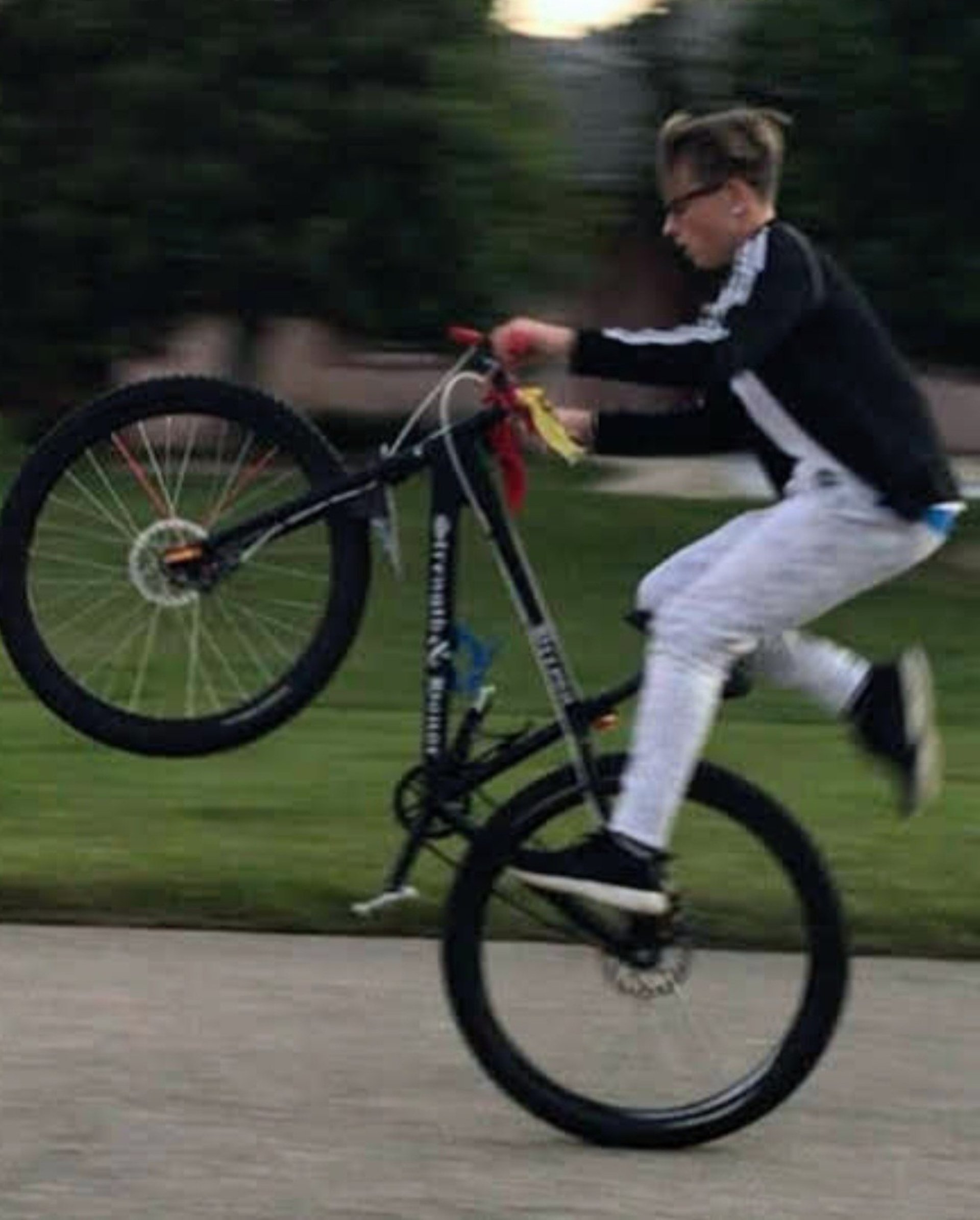 black and white bed linen