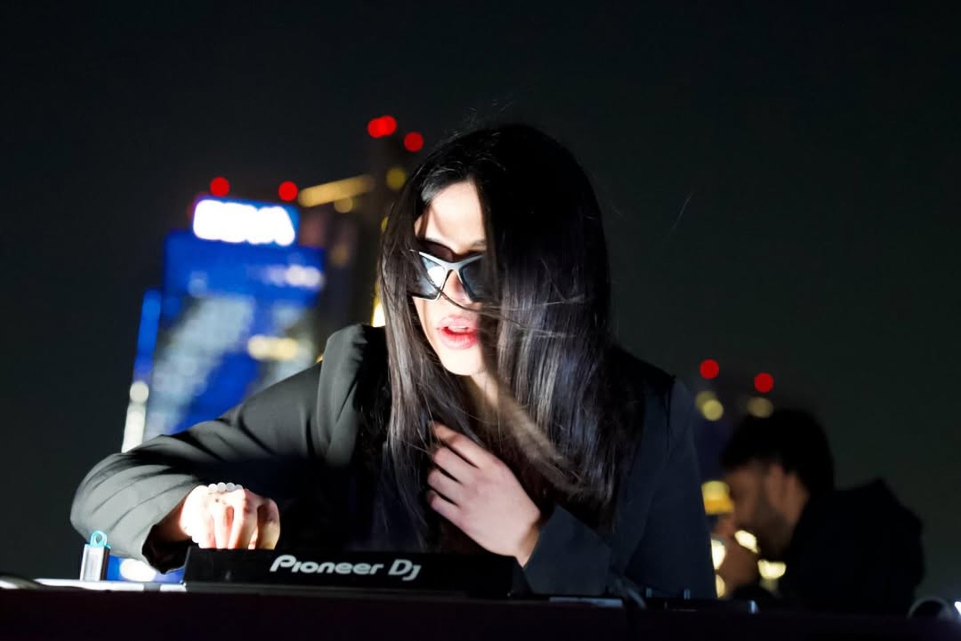 black and white bed linen