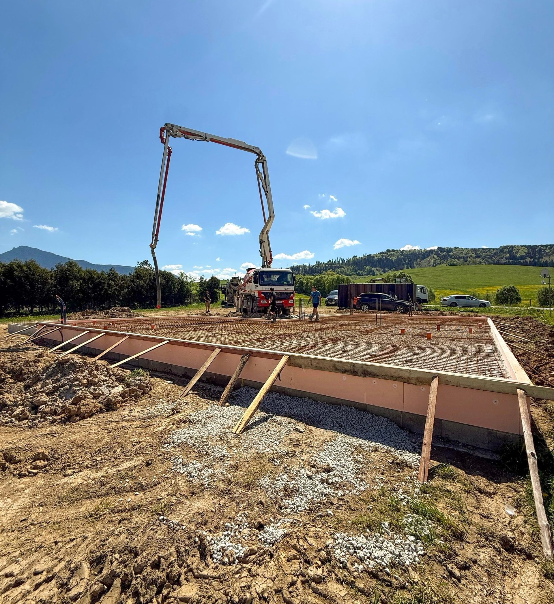 black and white bed linen