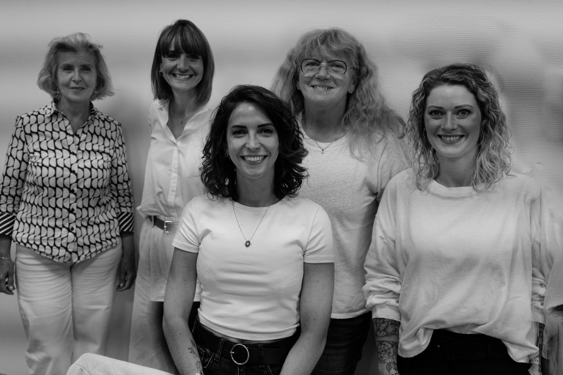 black and white bed linen