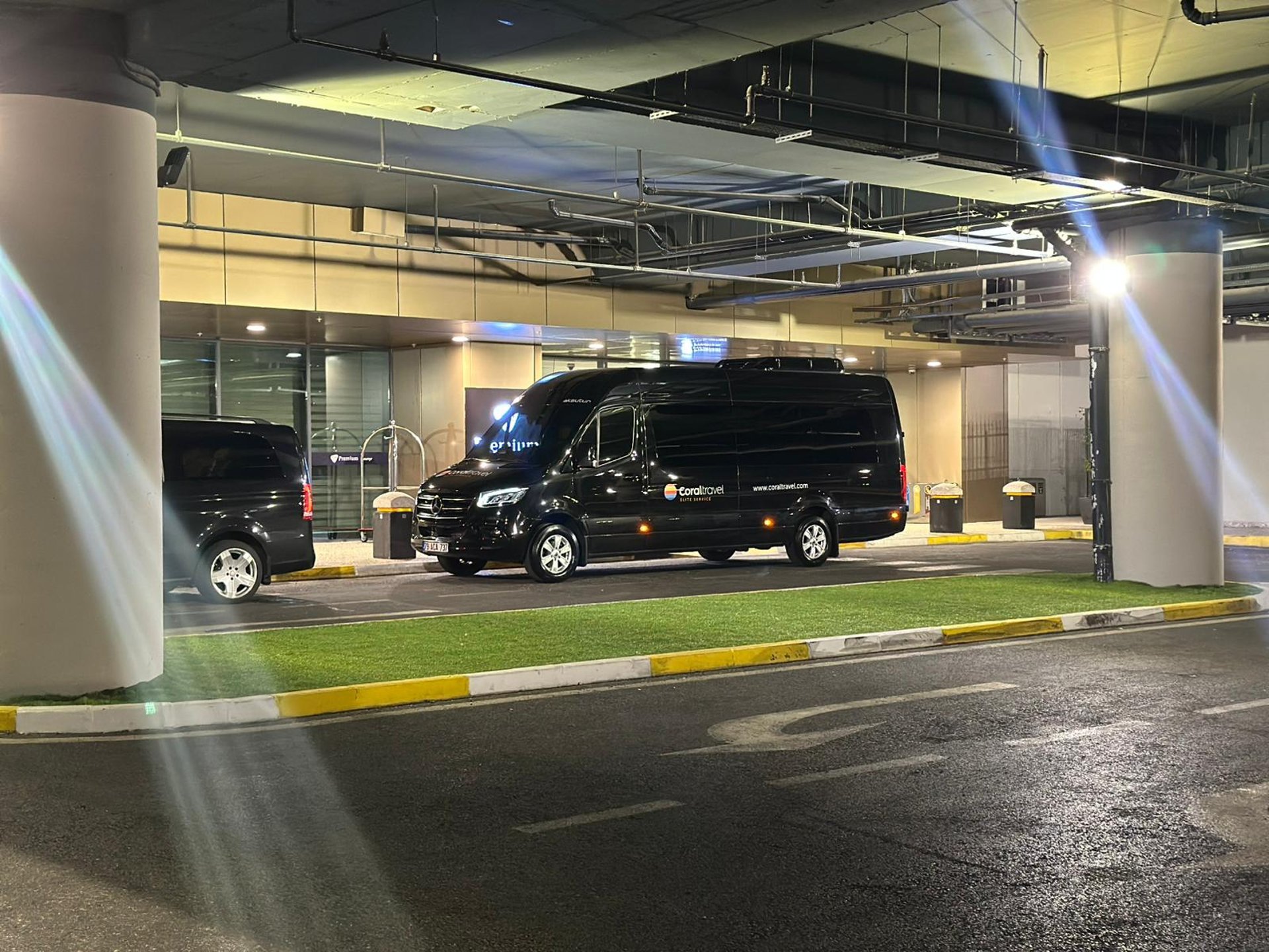 black and white bed linen