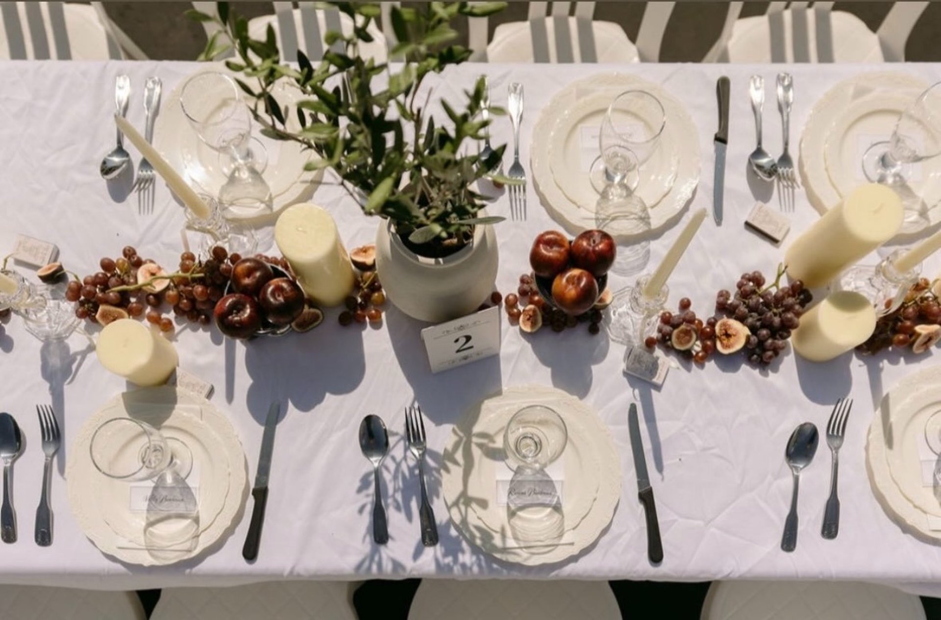 gray computer monitor