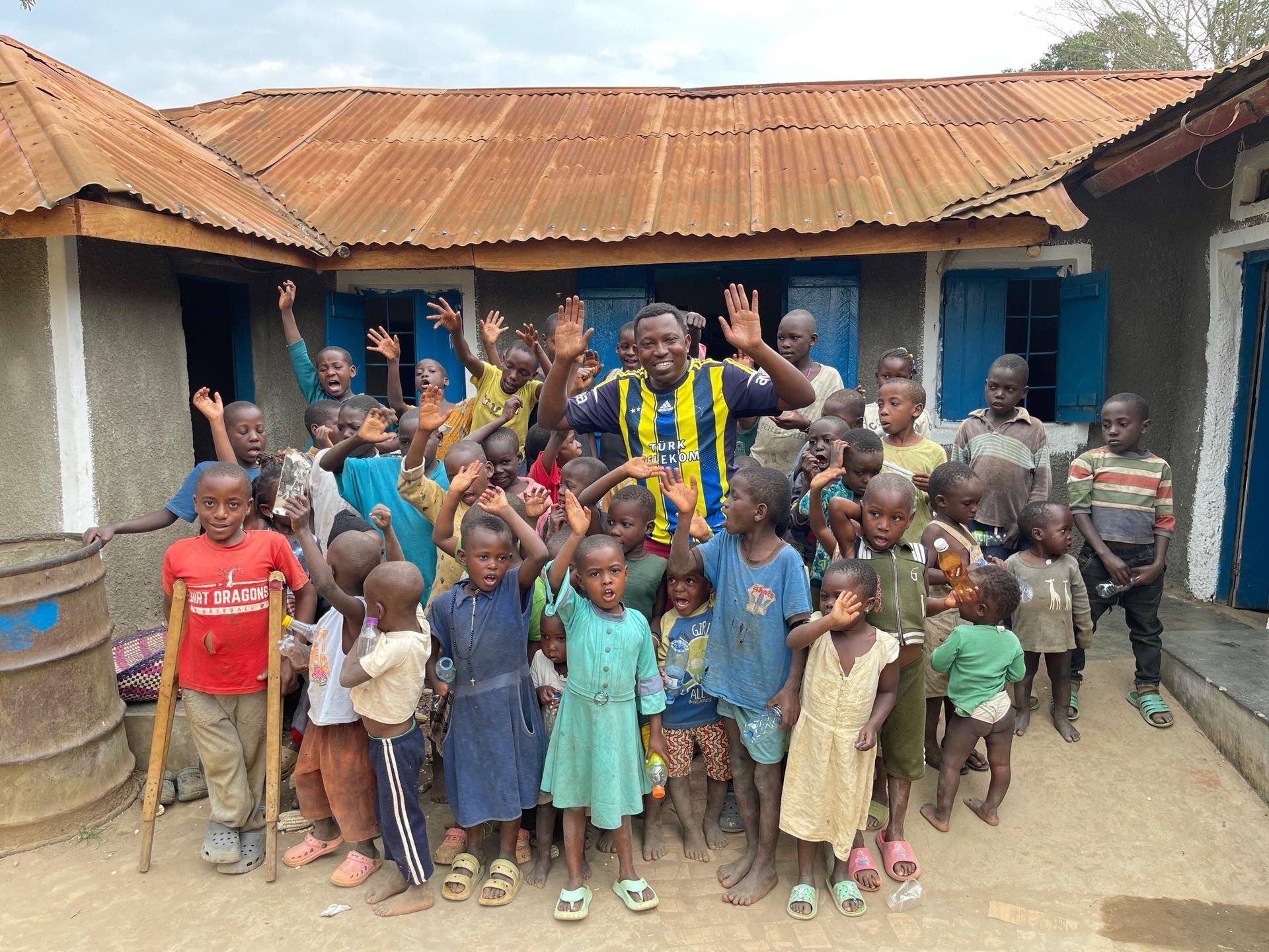 black and white bed linen