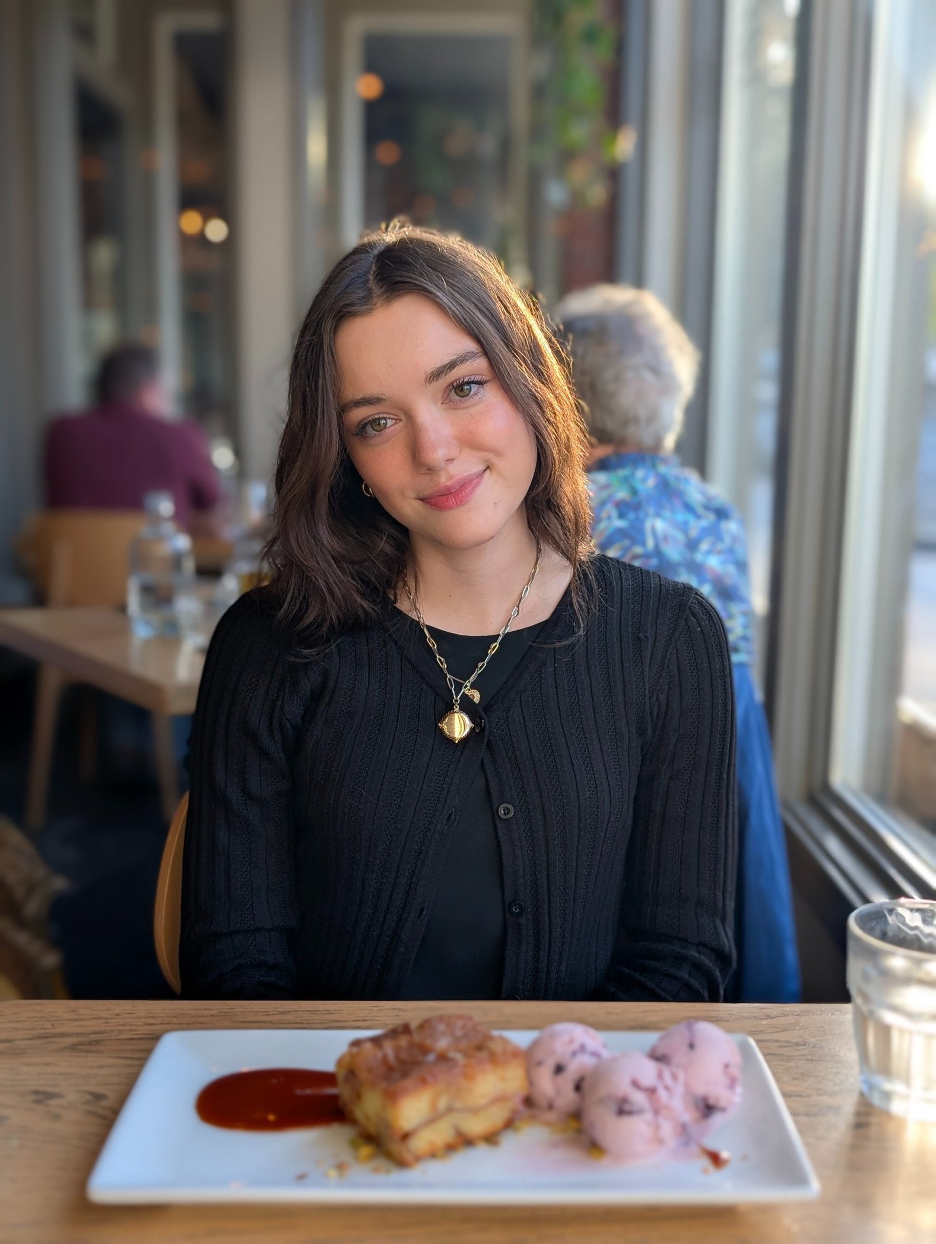 black and white bed linen
