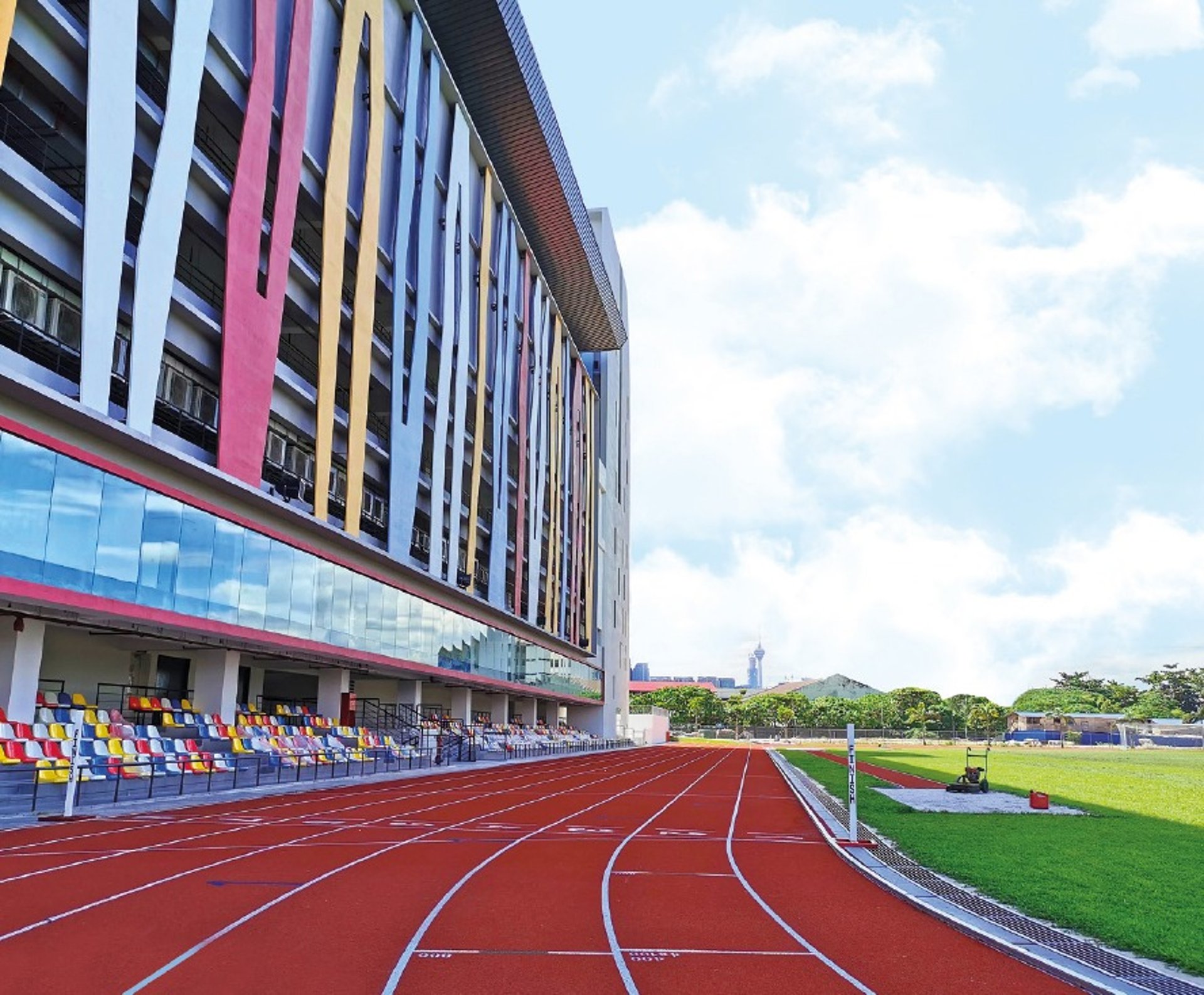 gray computer monitor