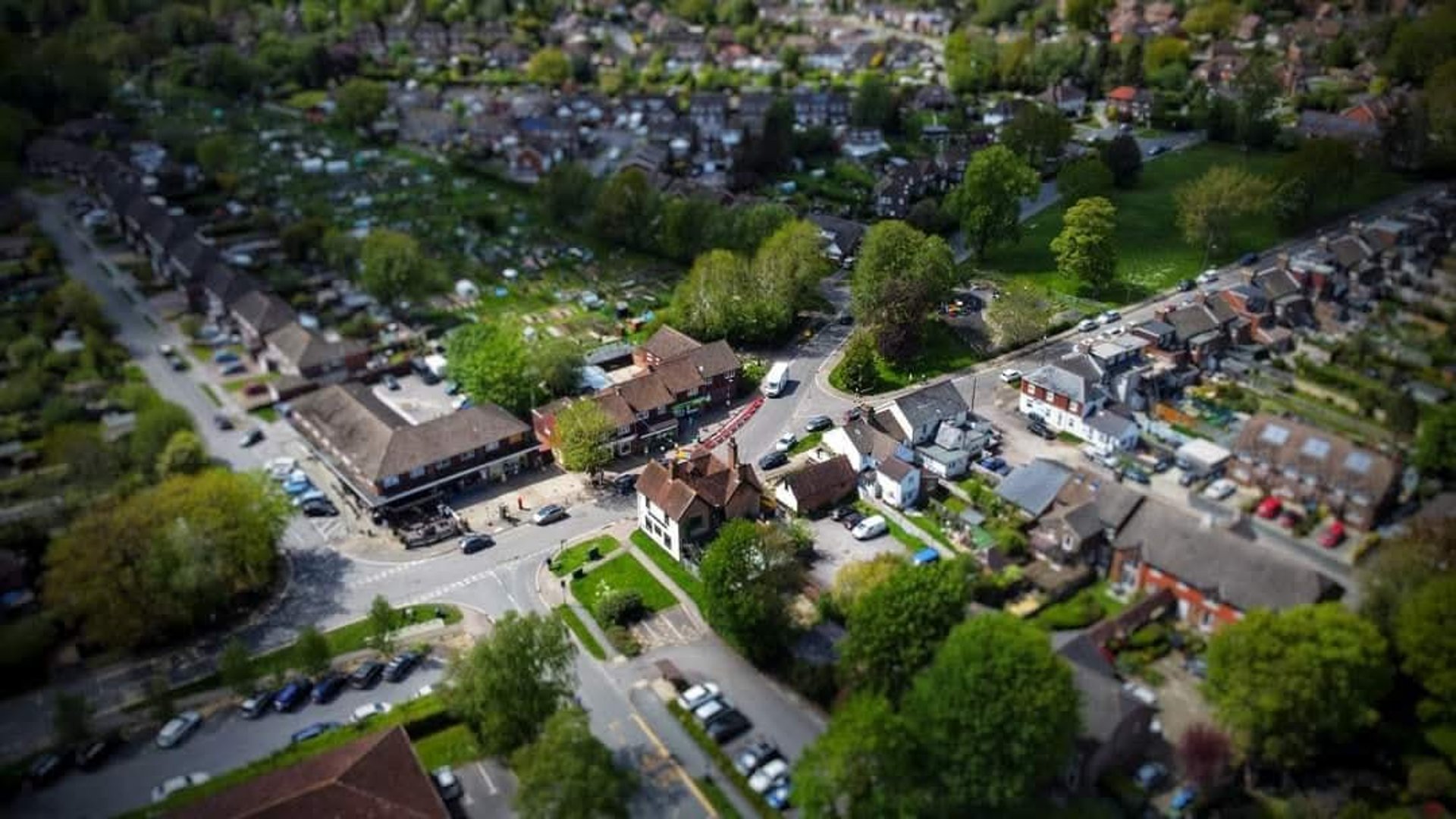 gray computer monitor