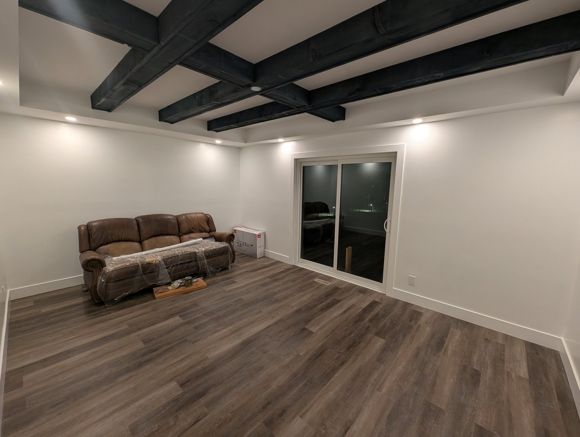 black and white bed linen