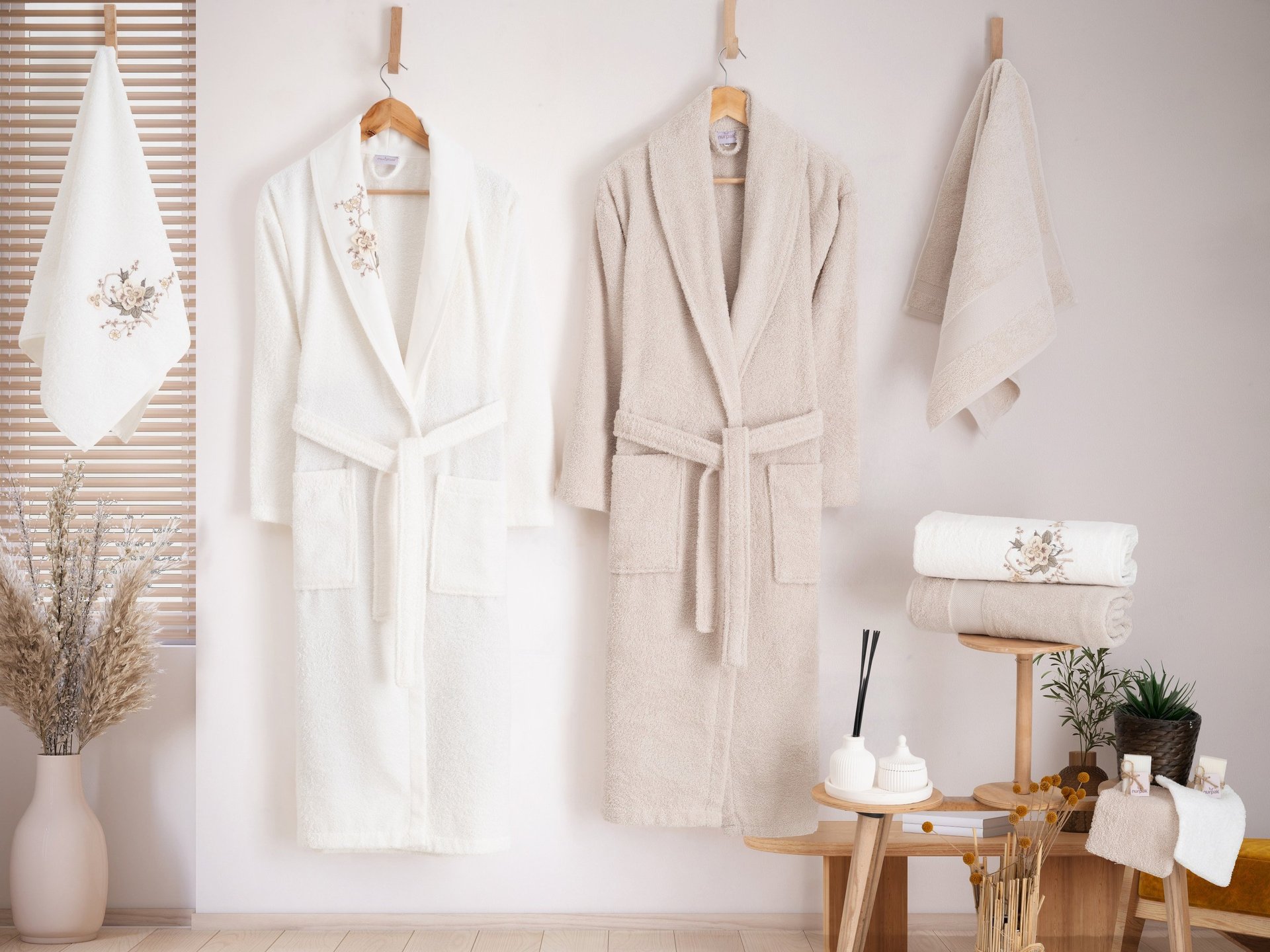 black and white bed linen