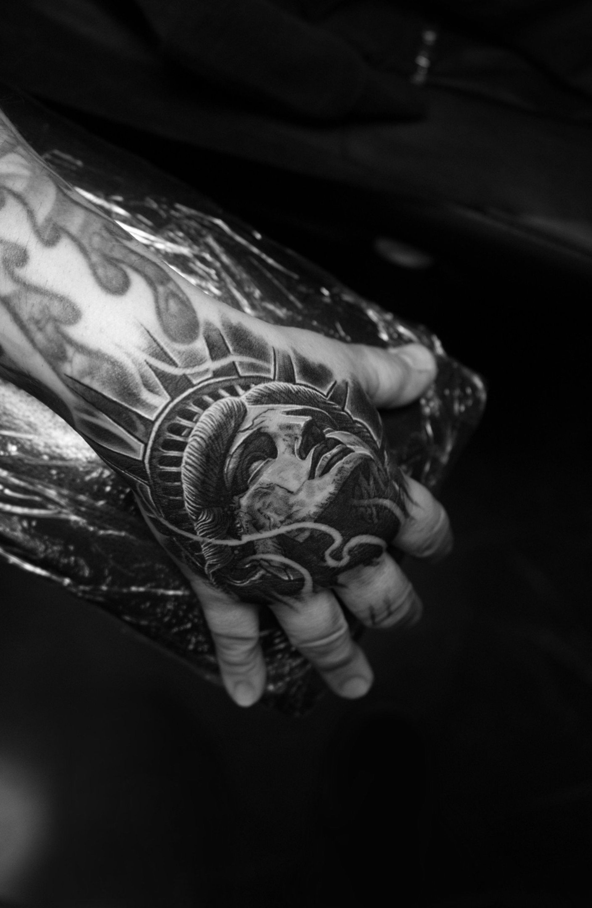 black and white bed linen