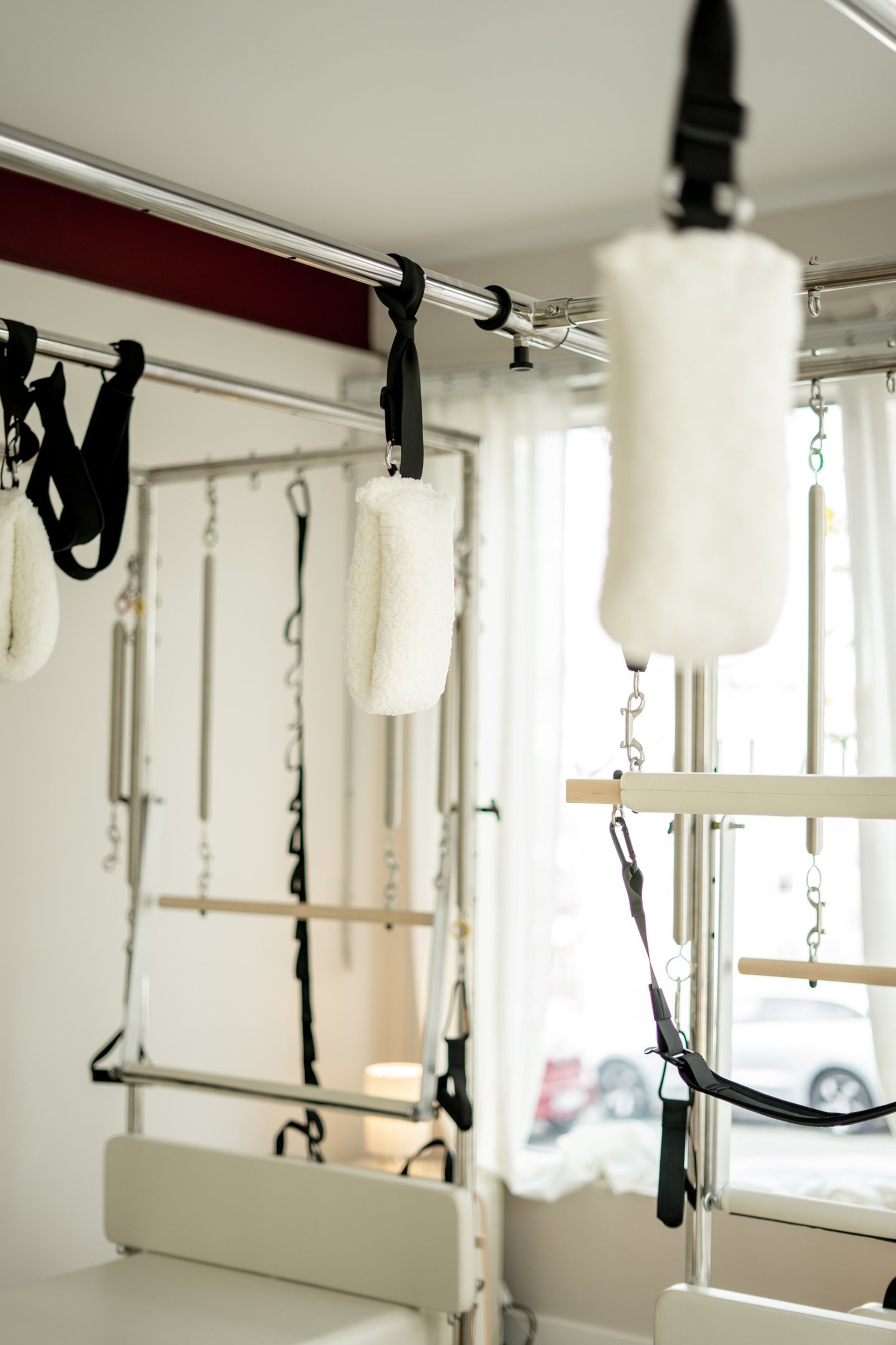 black and white bed linen