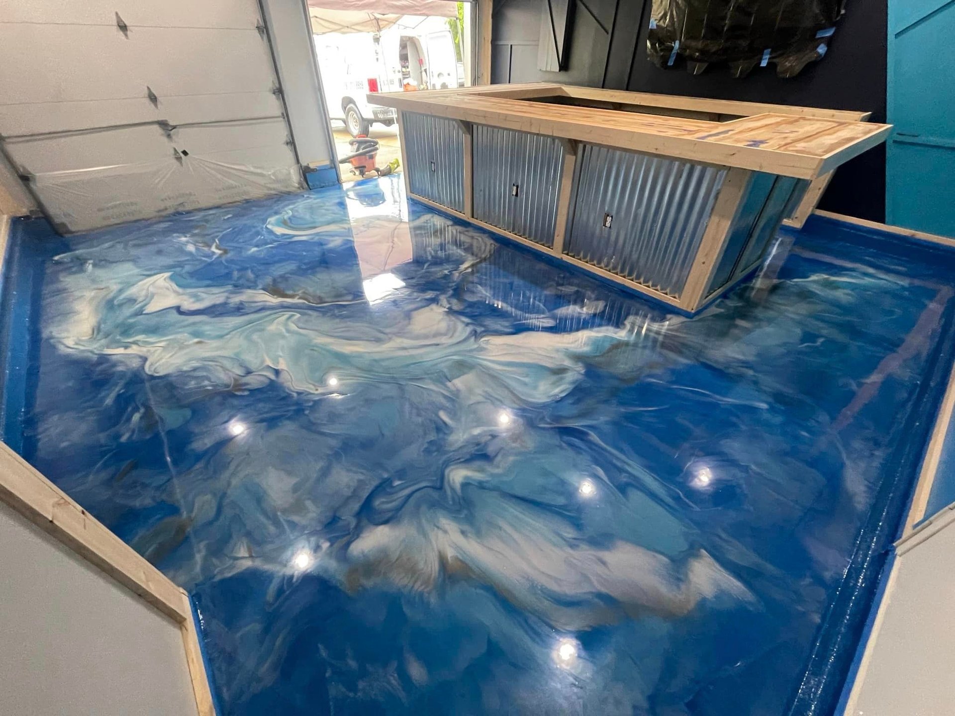 black and white bed linen