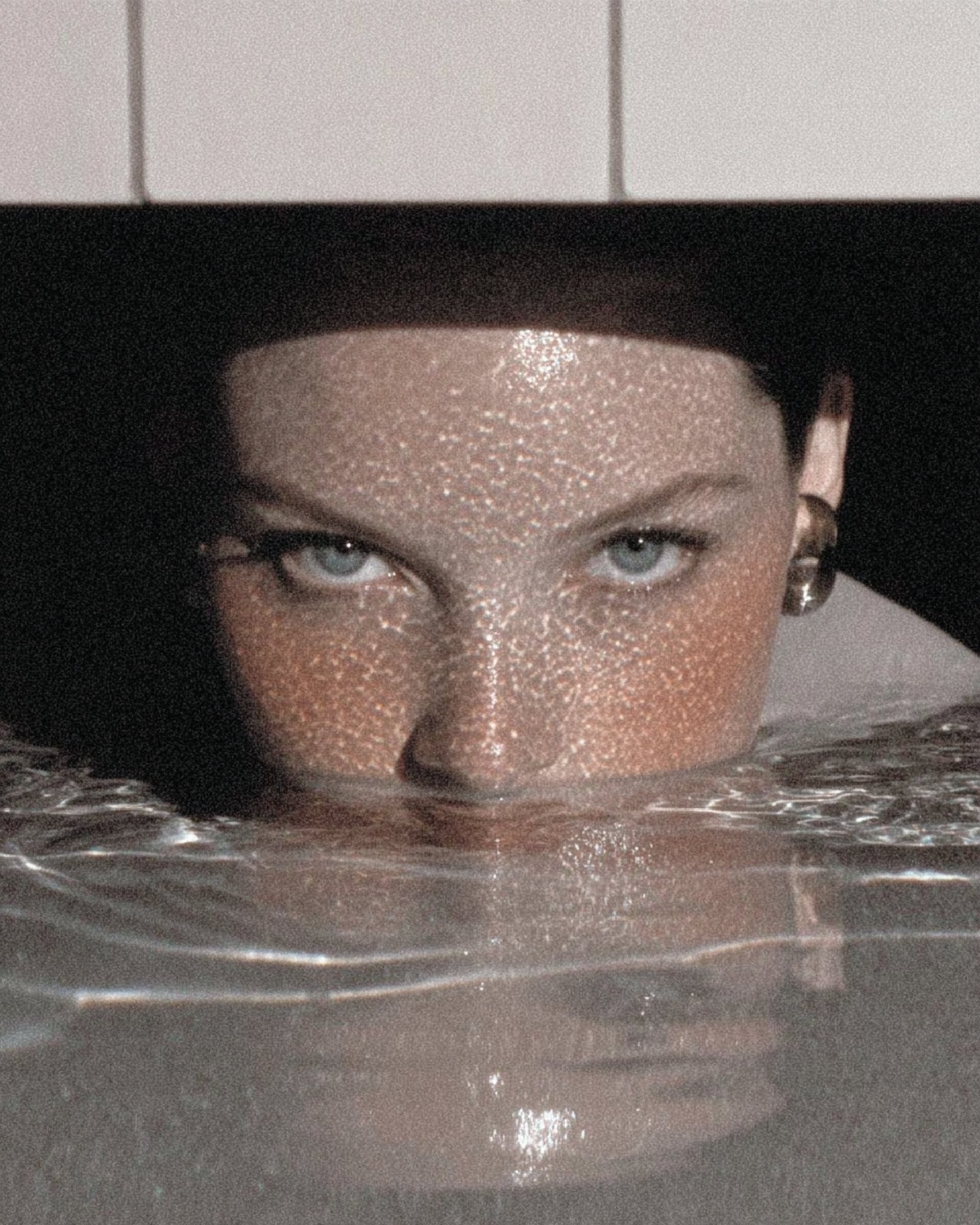 black and white bed linen