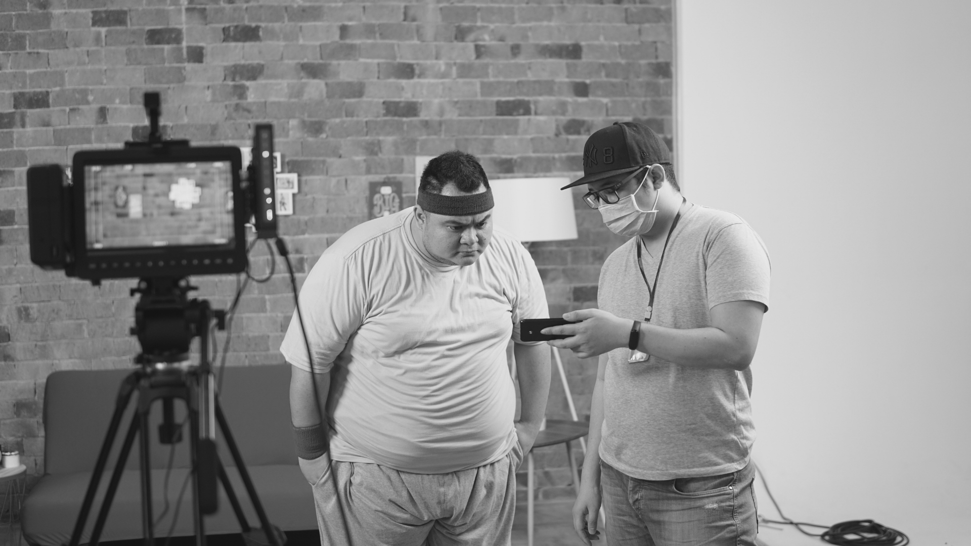 black and white bed linen