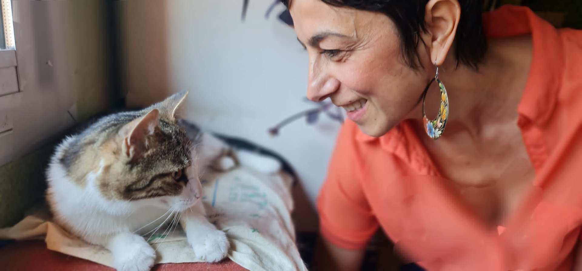 black and brown leather padded tub sofa