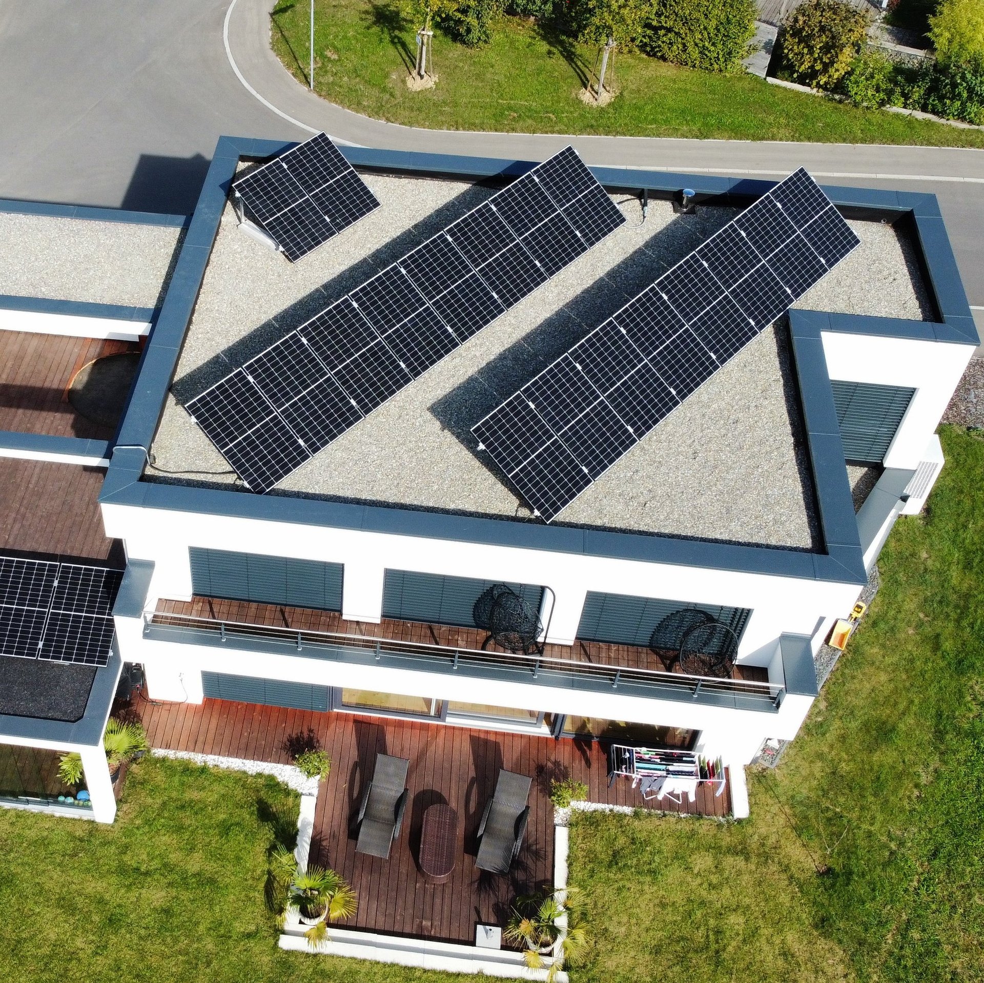 black and white bed linen