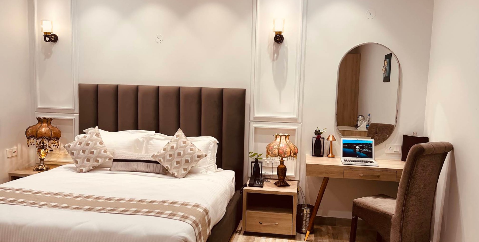 black and white bed linen