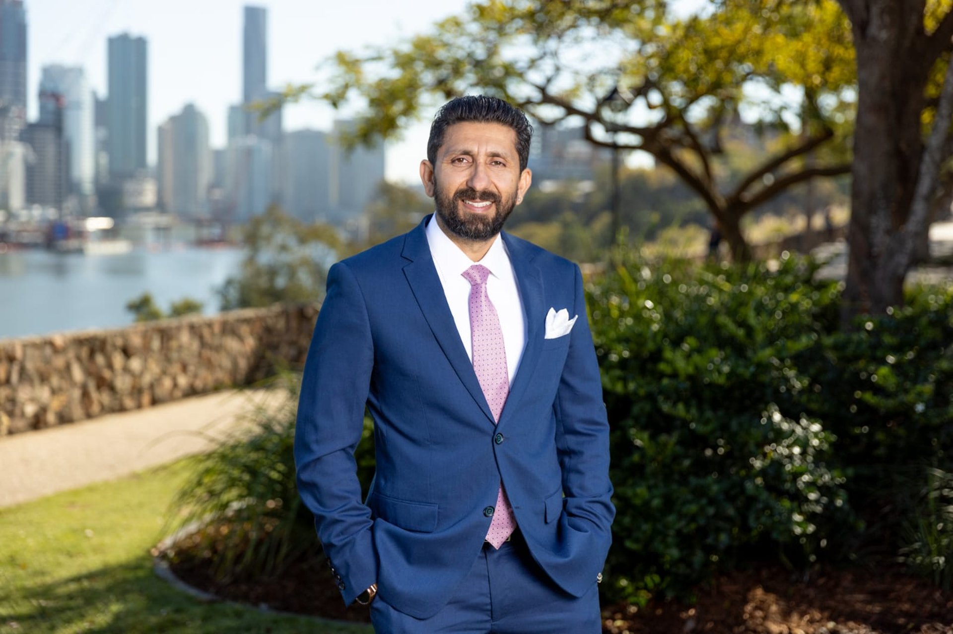 gray computer monitor