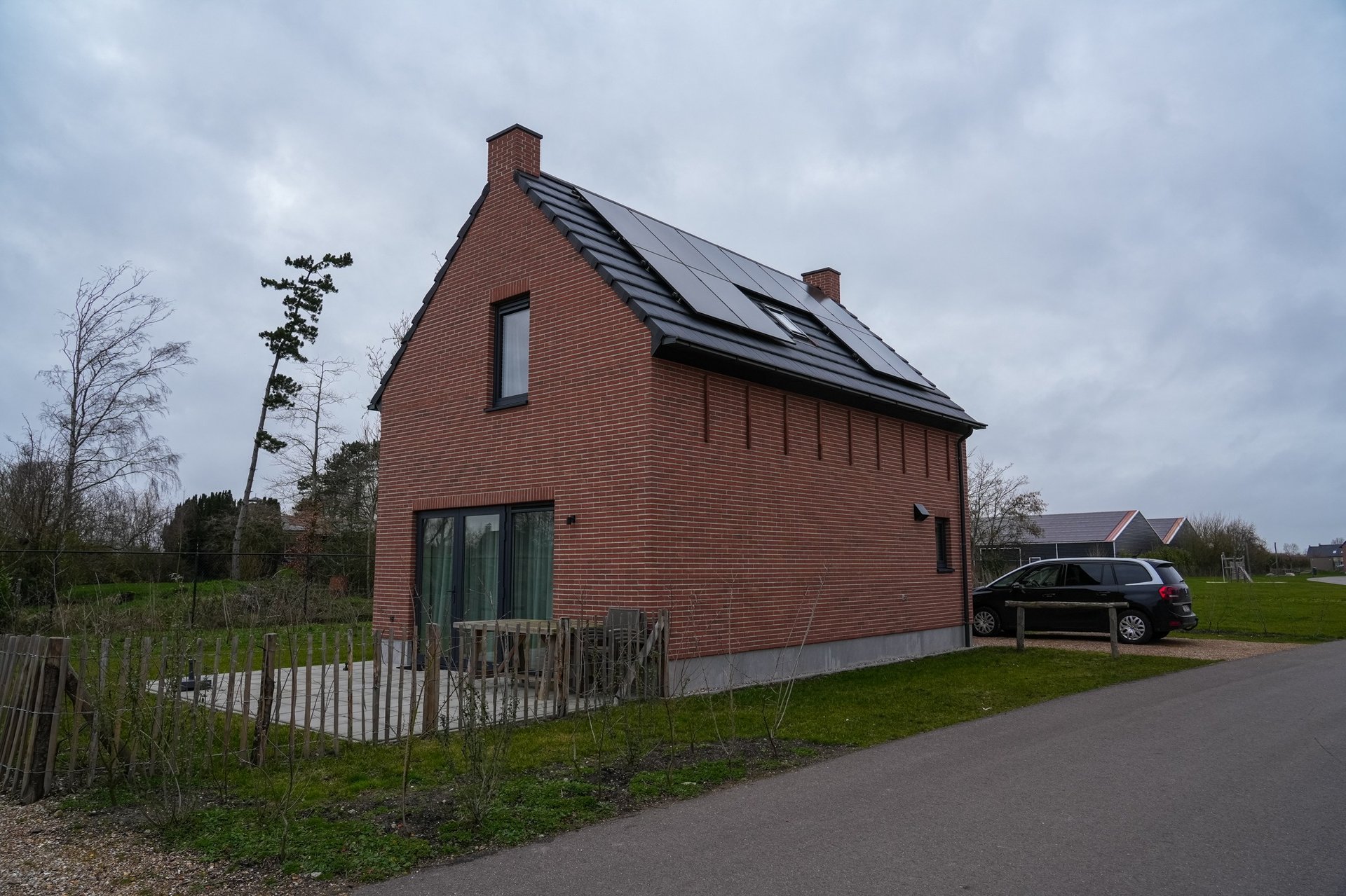 black and white bed linen