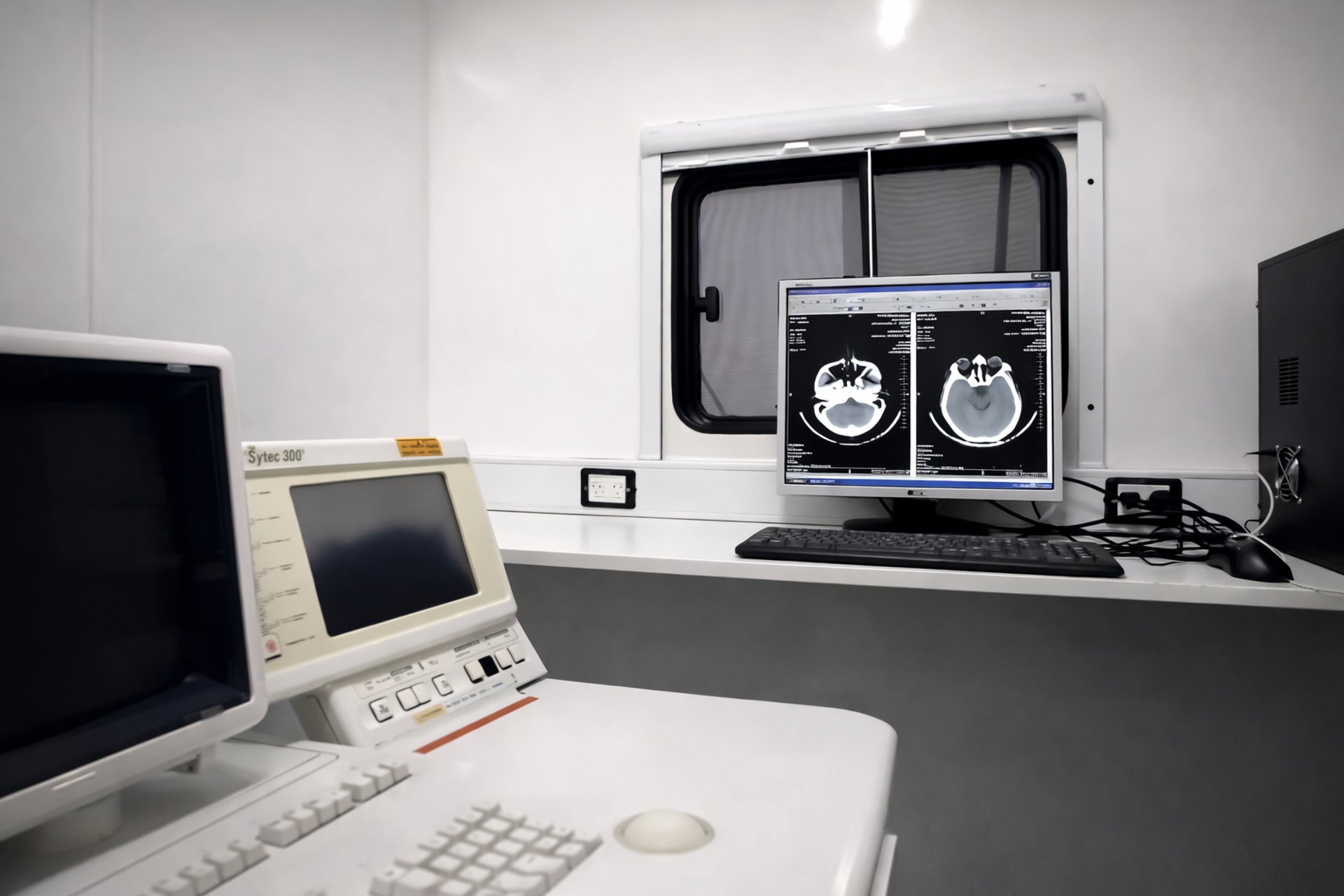 gray computer monitor