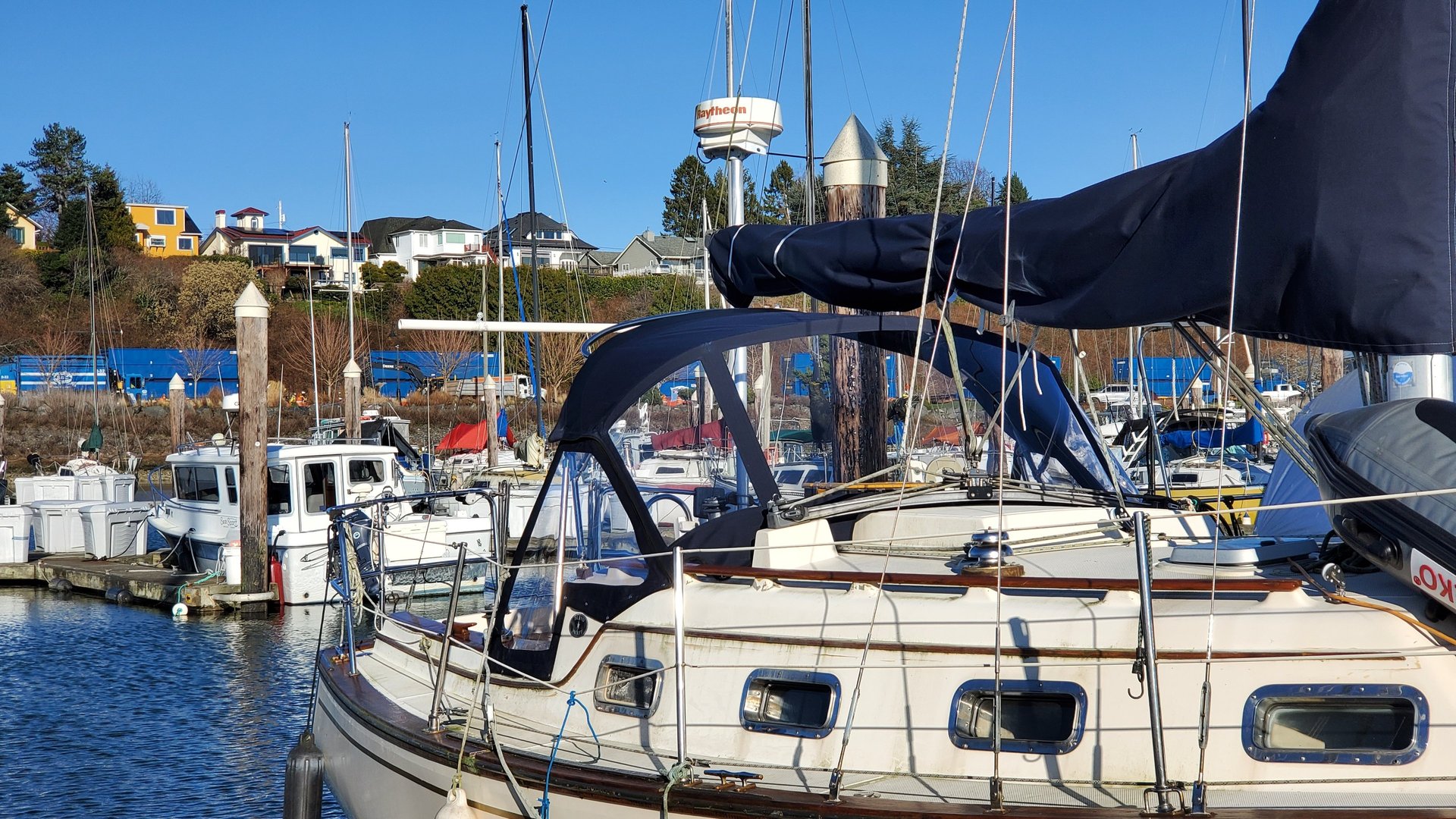 black and brown leather padded tub sofa