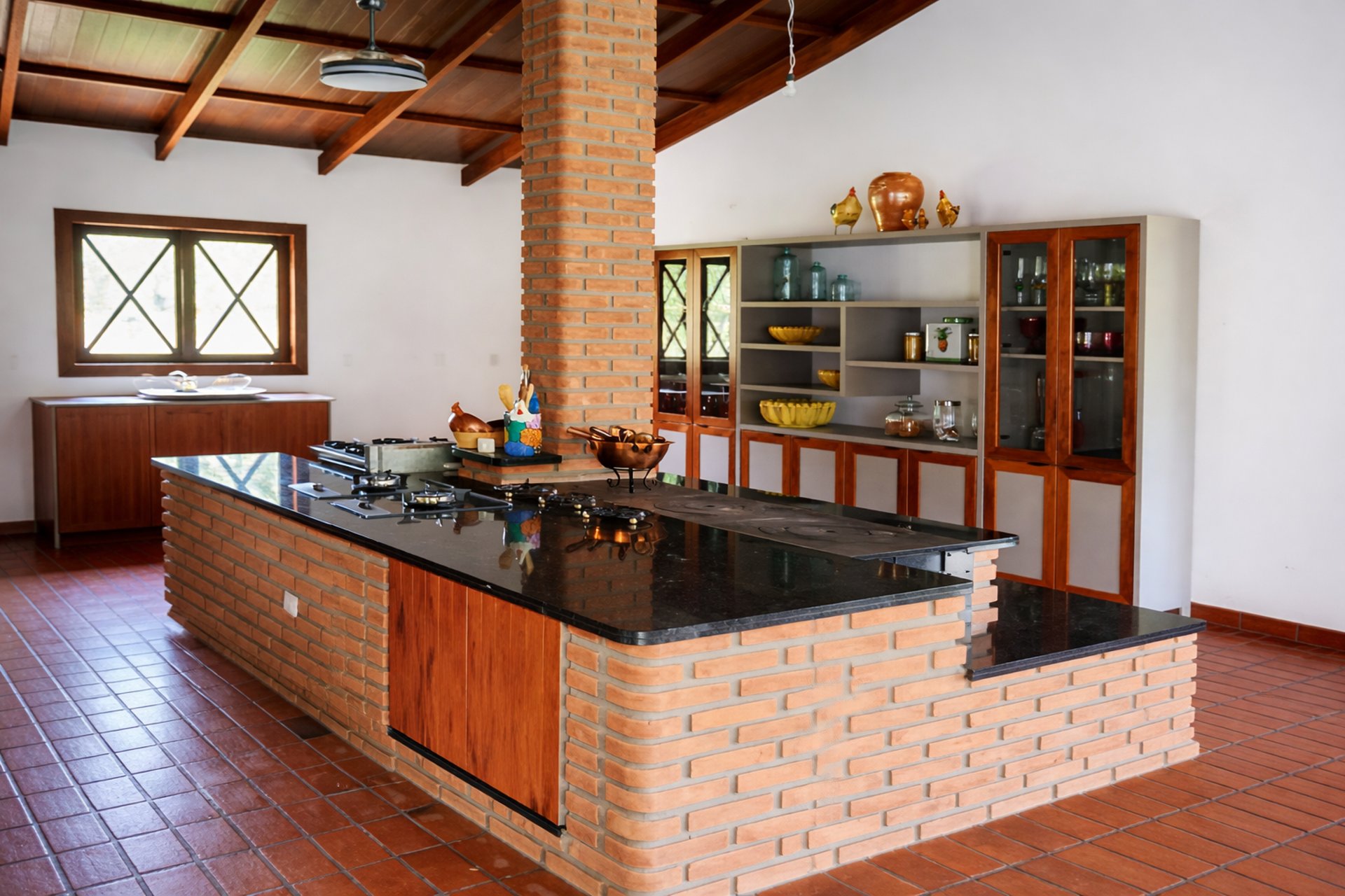 black and white bed linen